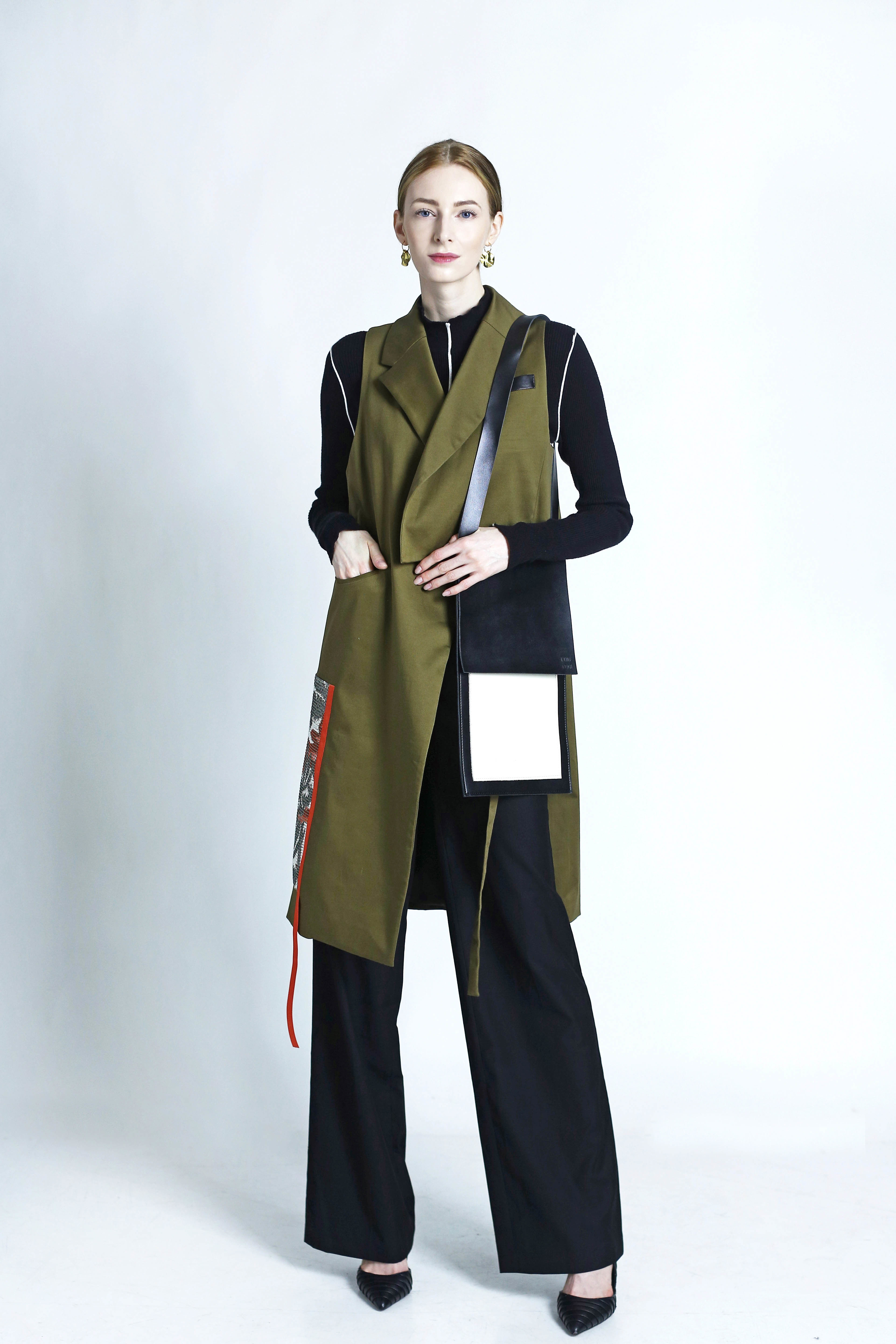 COLE COOL simple leather bag(black with white）