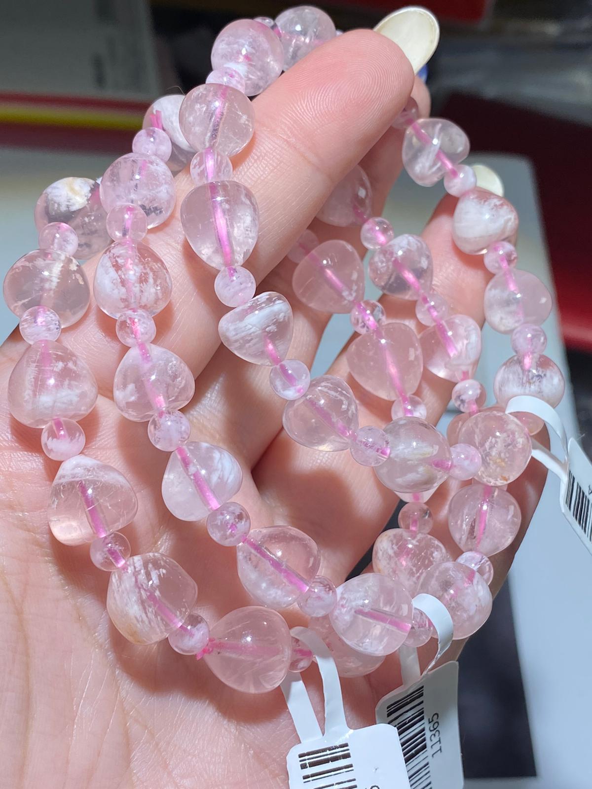 心形粉雪花幽靈