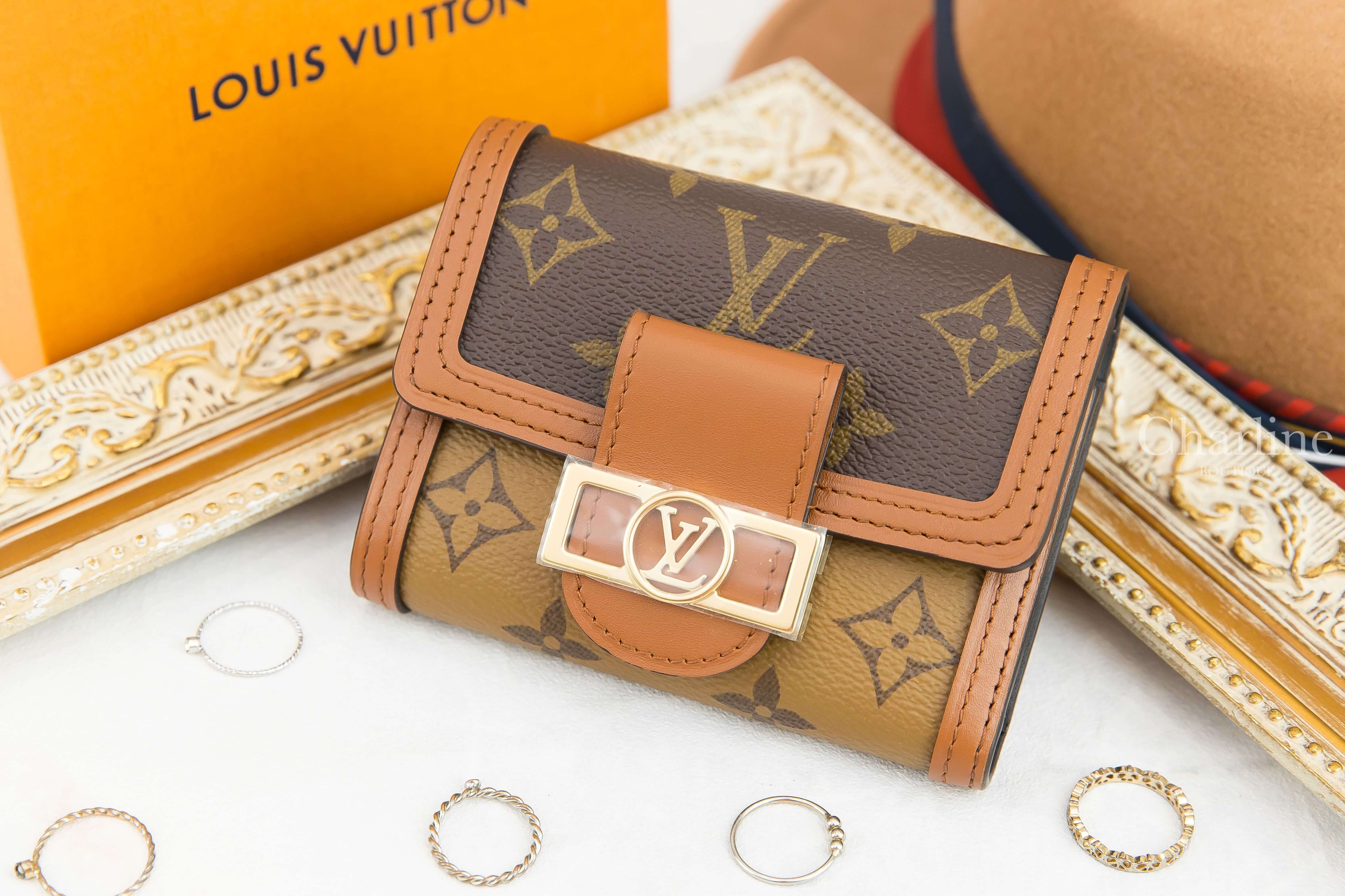 Louis Vuitton Dauphine Compact Wallet 咖啡色/焦糖拼色金色LV Logo三折短夾-Charline Boutique 精品代購