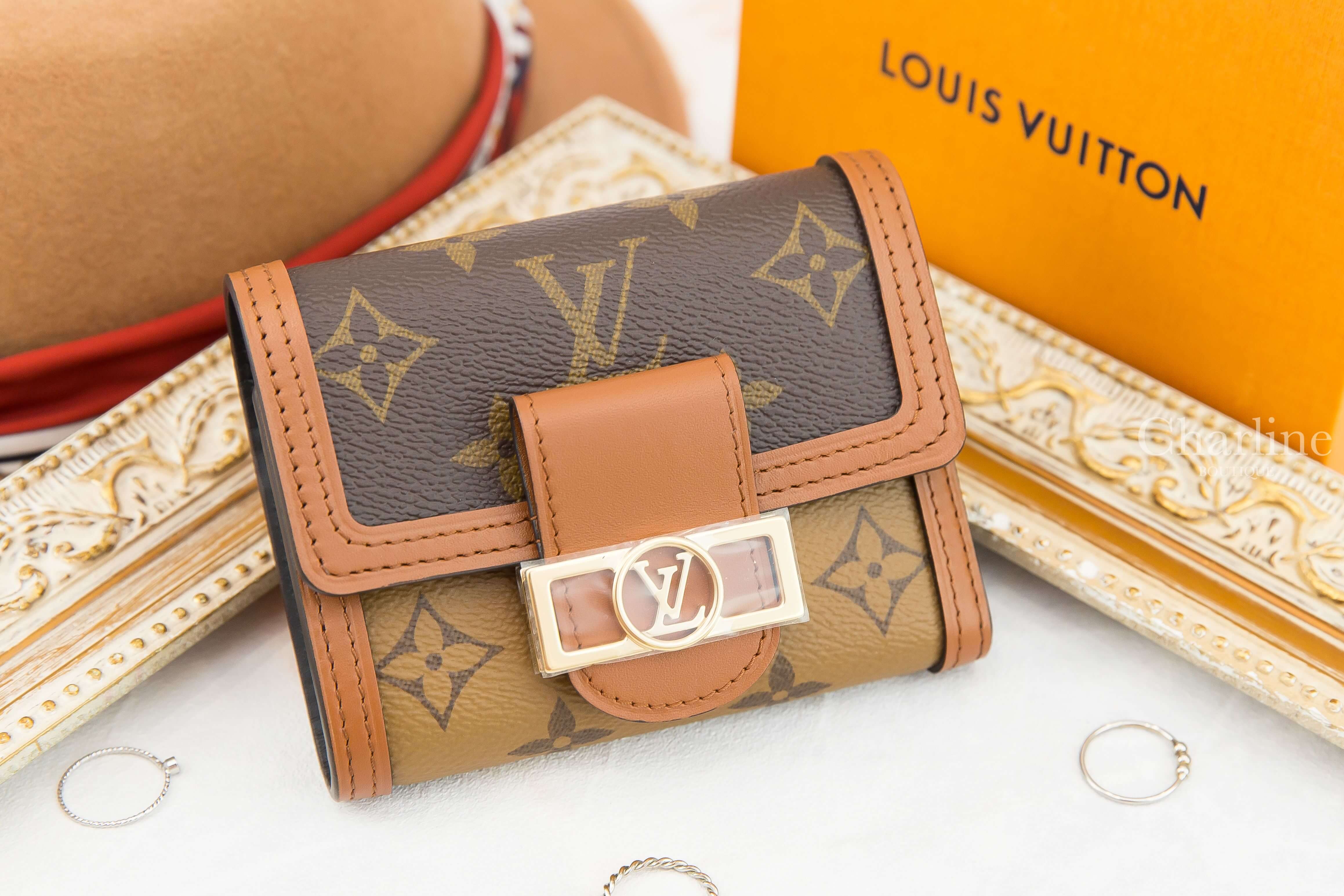 Louis Vuitton Dauphine Compact Wallet 咖啡色/焦糖拼色金色LV Logo三折短夾-Charline Boutique 精品代購