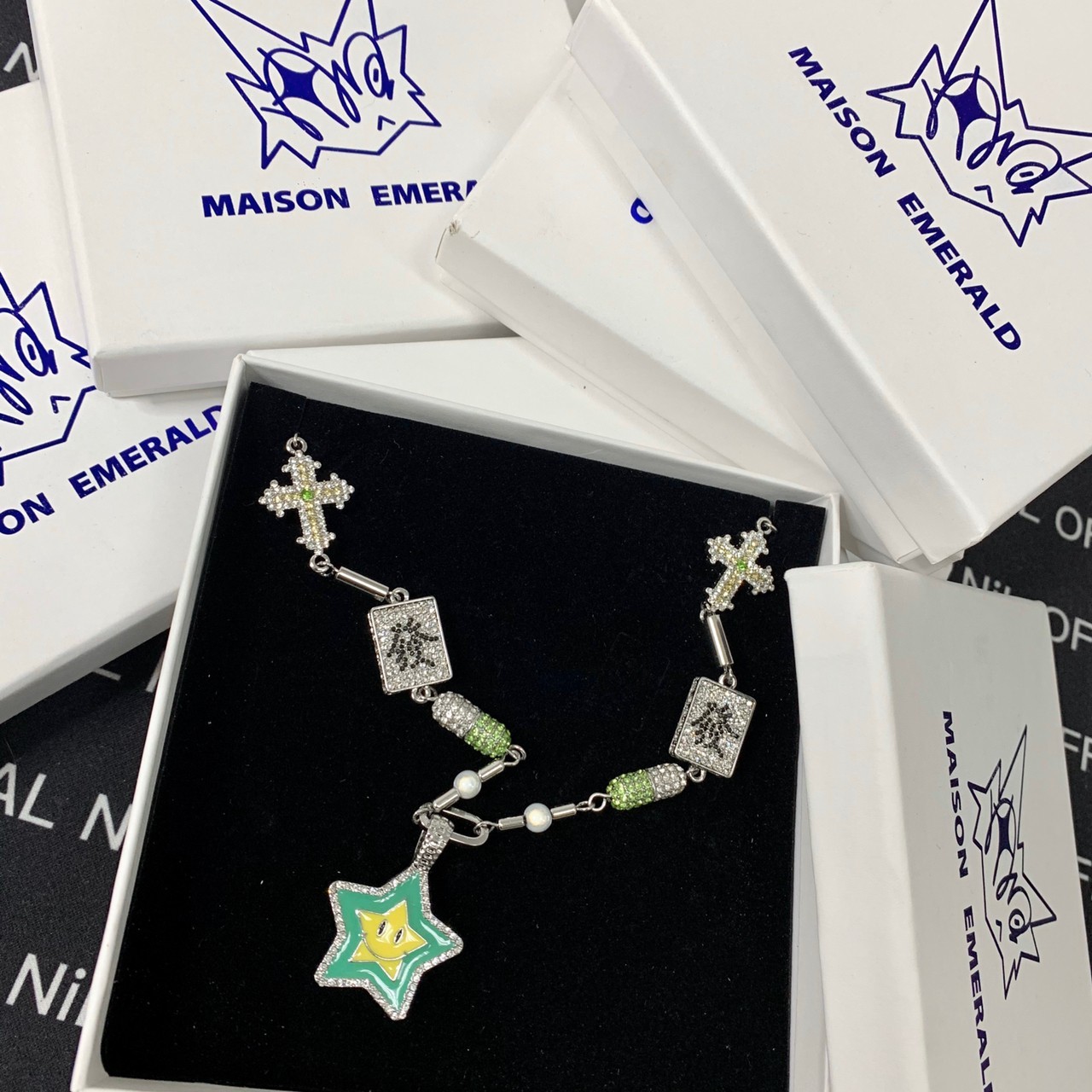 MAISON EMERALD Smiley Lucky Star Necklace