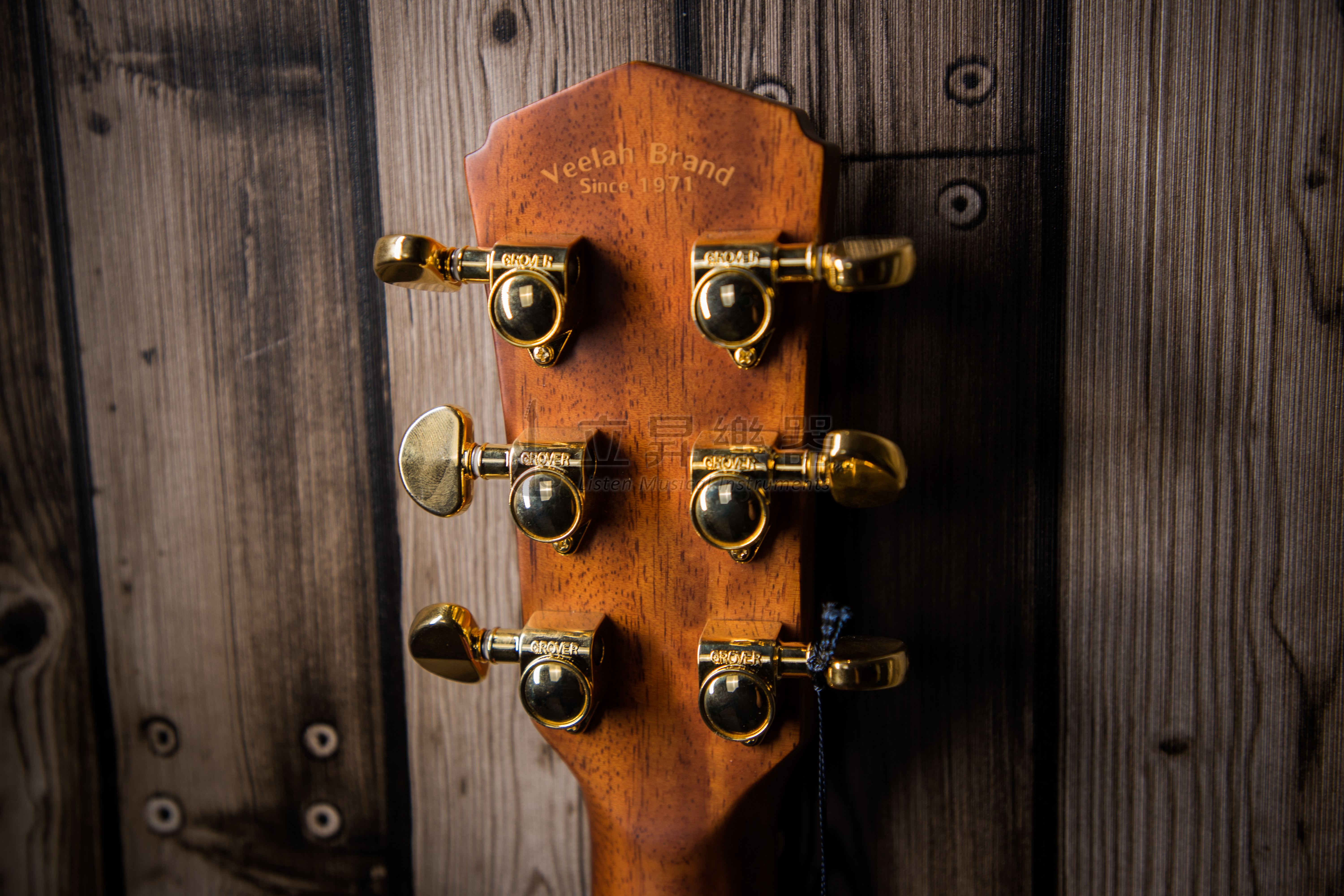 Veelah V7-SAS-OM 雲杉面板/桃花心側背板 全單板木吉他 (附原廠硬盒、配件包)