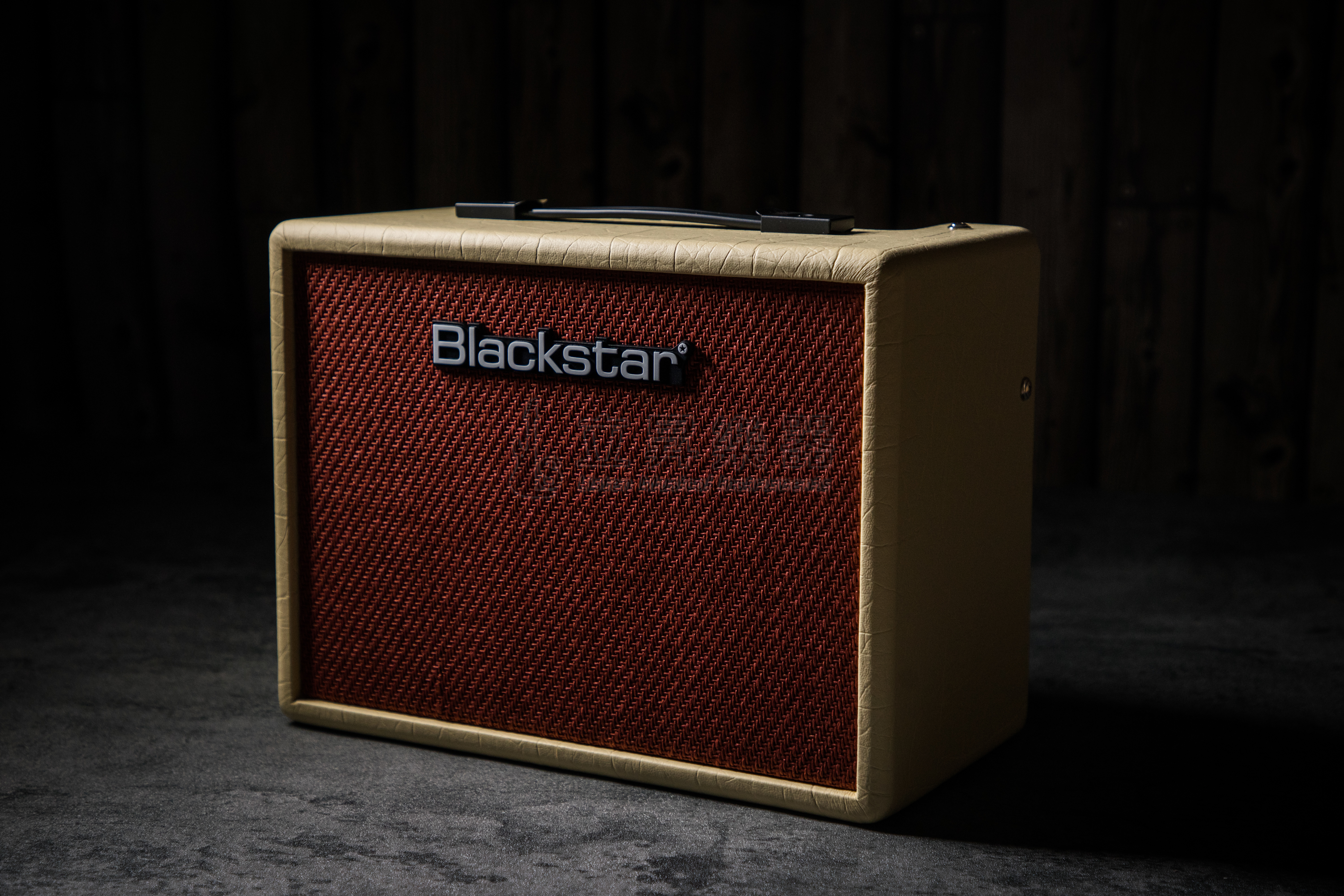 Blackstar DEBUT 15E 效果器音箱 15W 米色 內建延遲效果 電吉他音箱