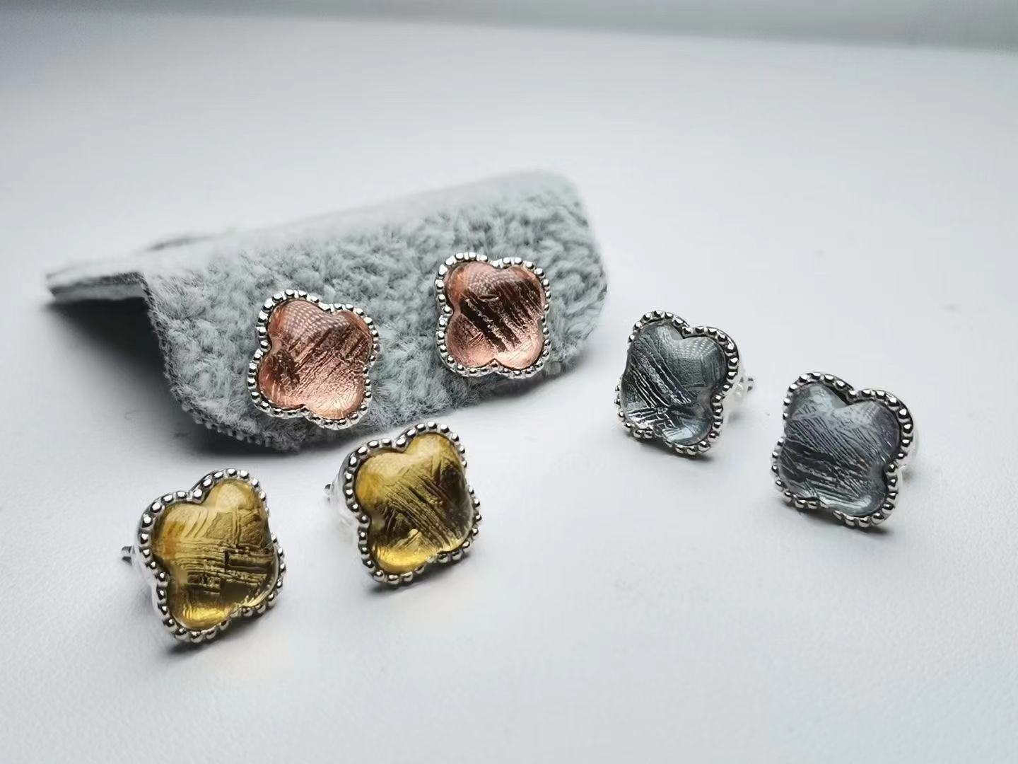 四葉草天鐵耳釘（白水晶面）