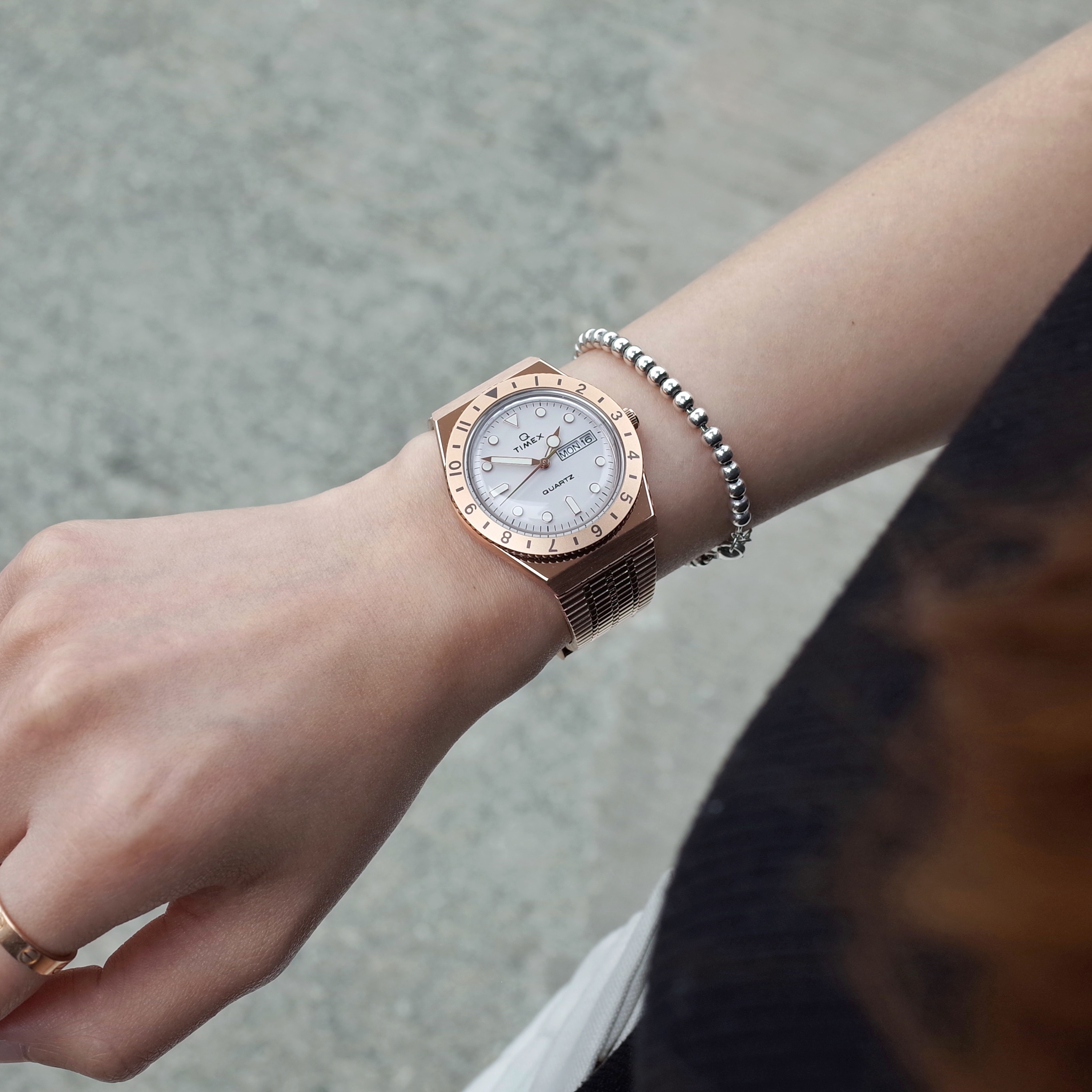 Q Timex 36mm 復刻版女裝玫瑰金石英錶TW2U95700 | 鐘古時代