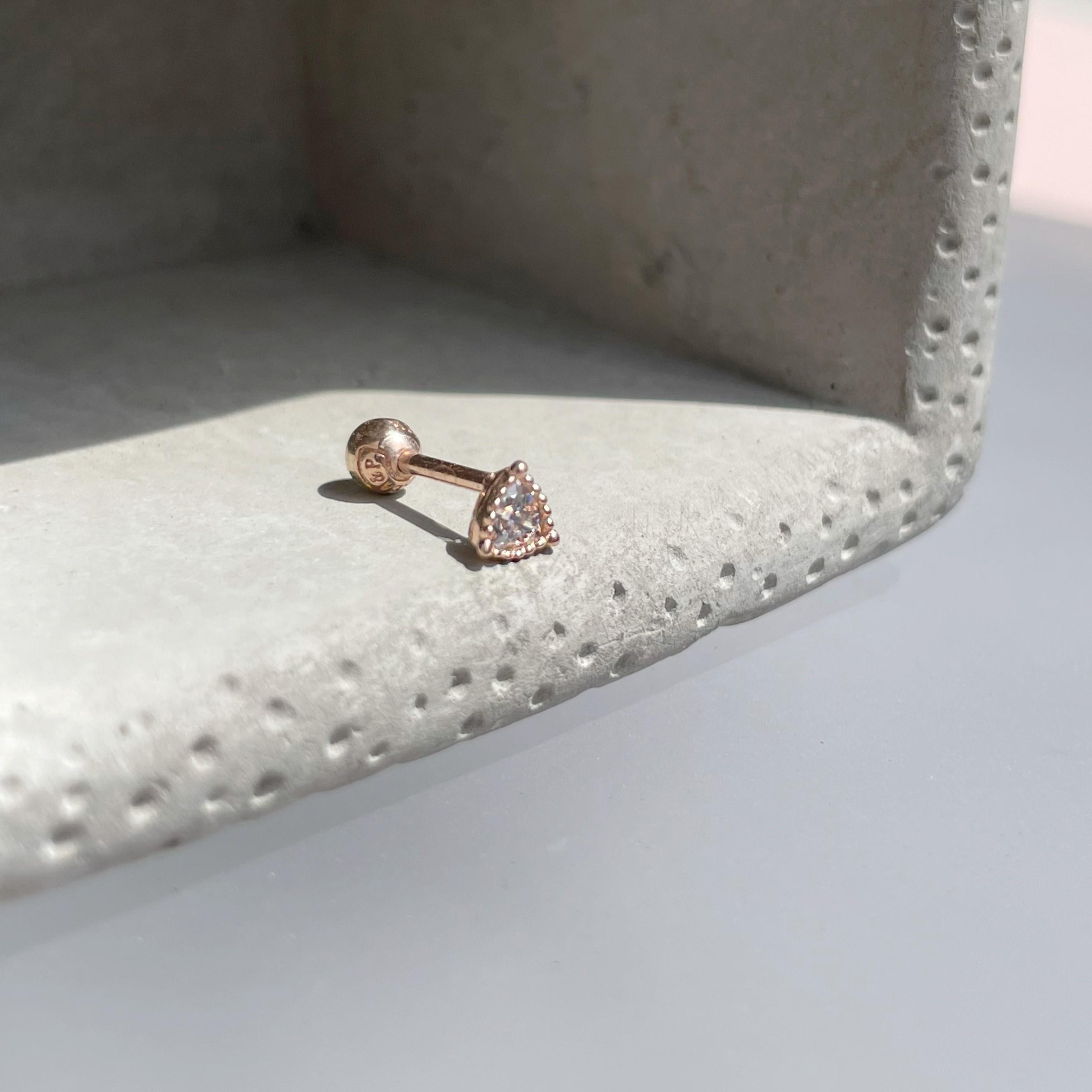 14K蛋糕三角鋯石轉珠耳環