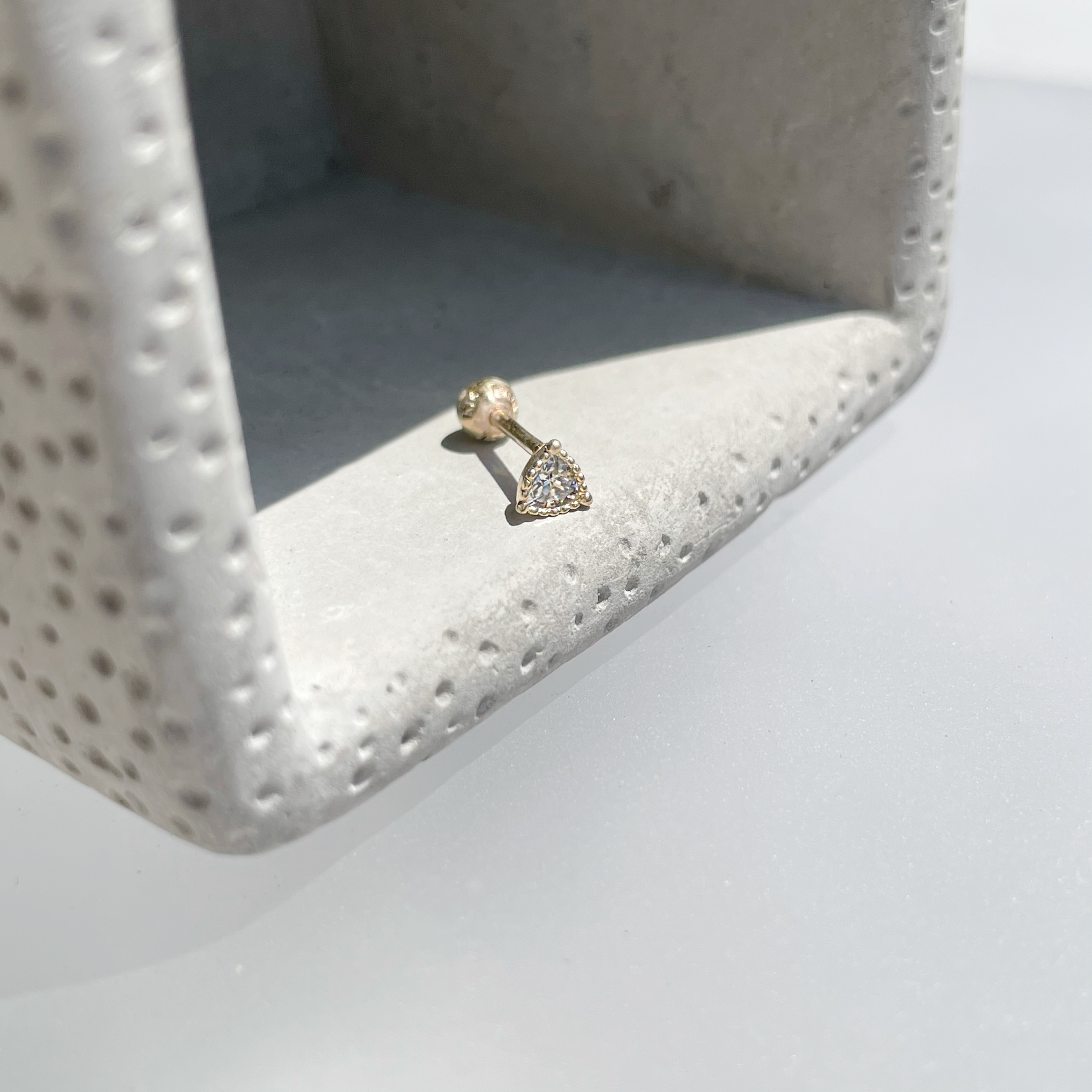 14K蛋糕三角鋯石轉珠耳環