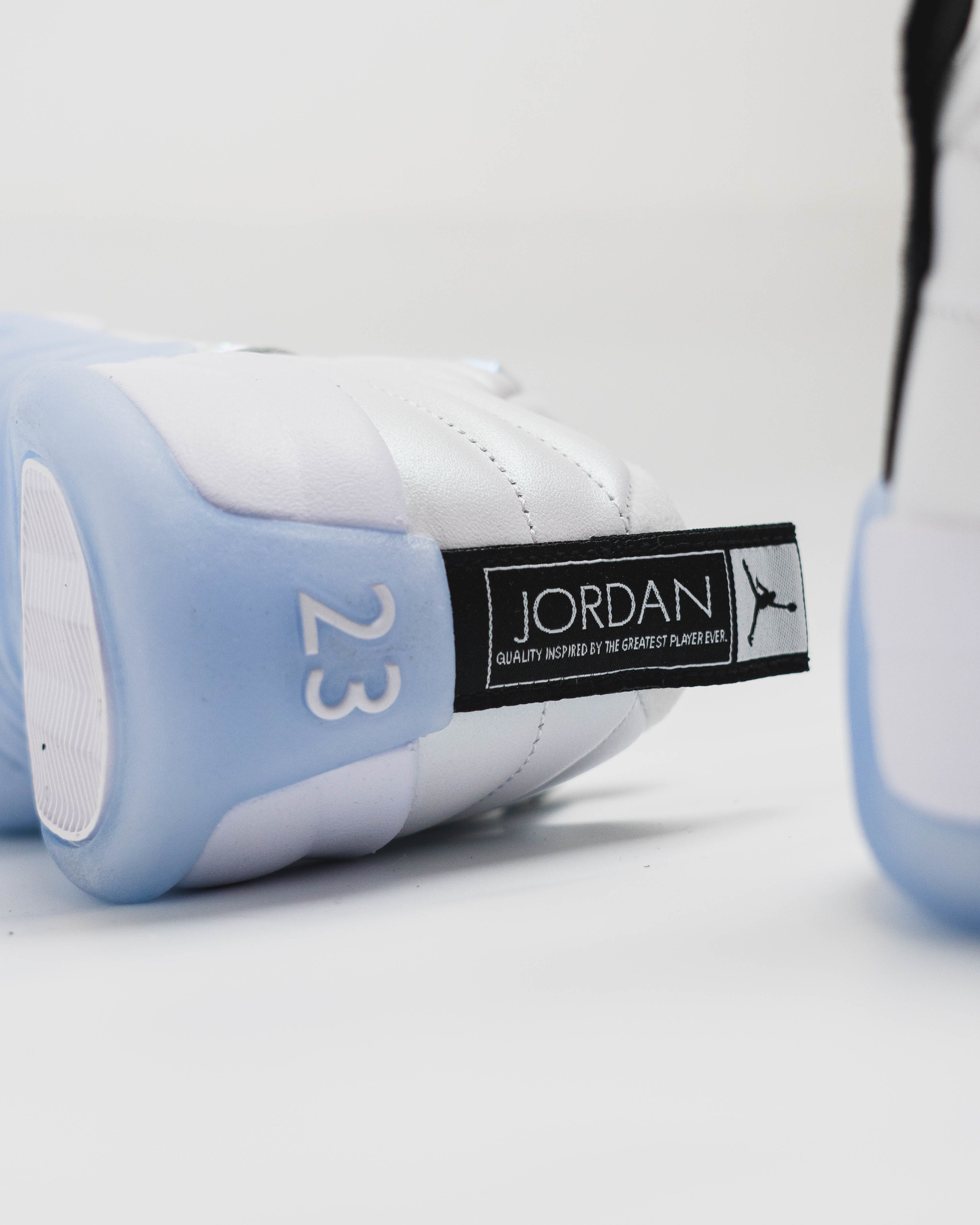 [現貨] Air Jordan 12 Retro Low "Easter" DB0733-190