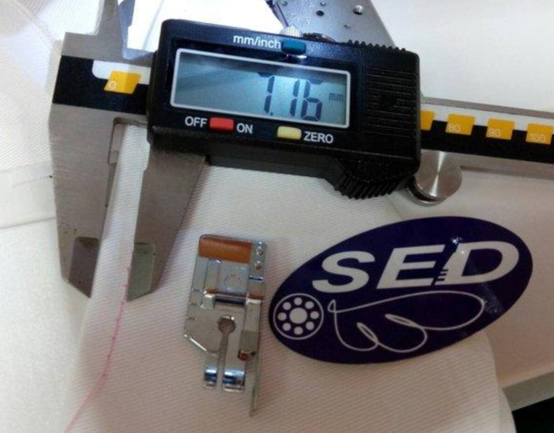 1/4直線壓縫擋邊壓布腳