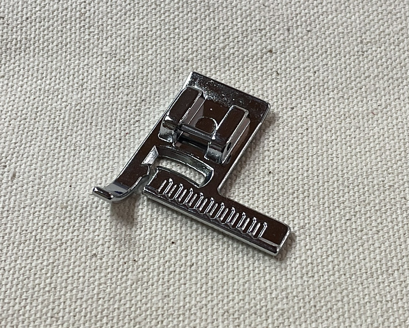 帶尺導縫壓布腳