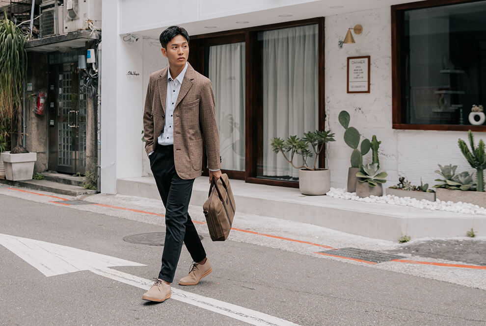 休閒上班搭配灰色反毛皮德比鞋