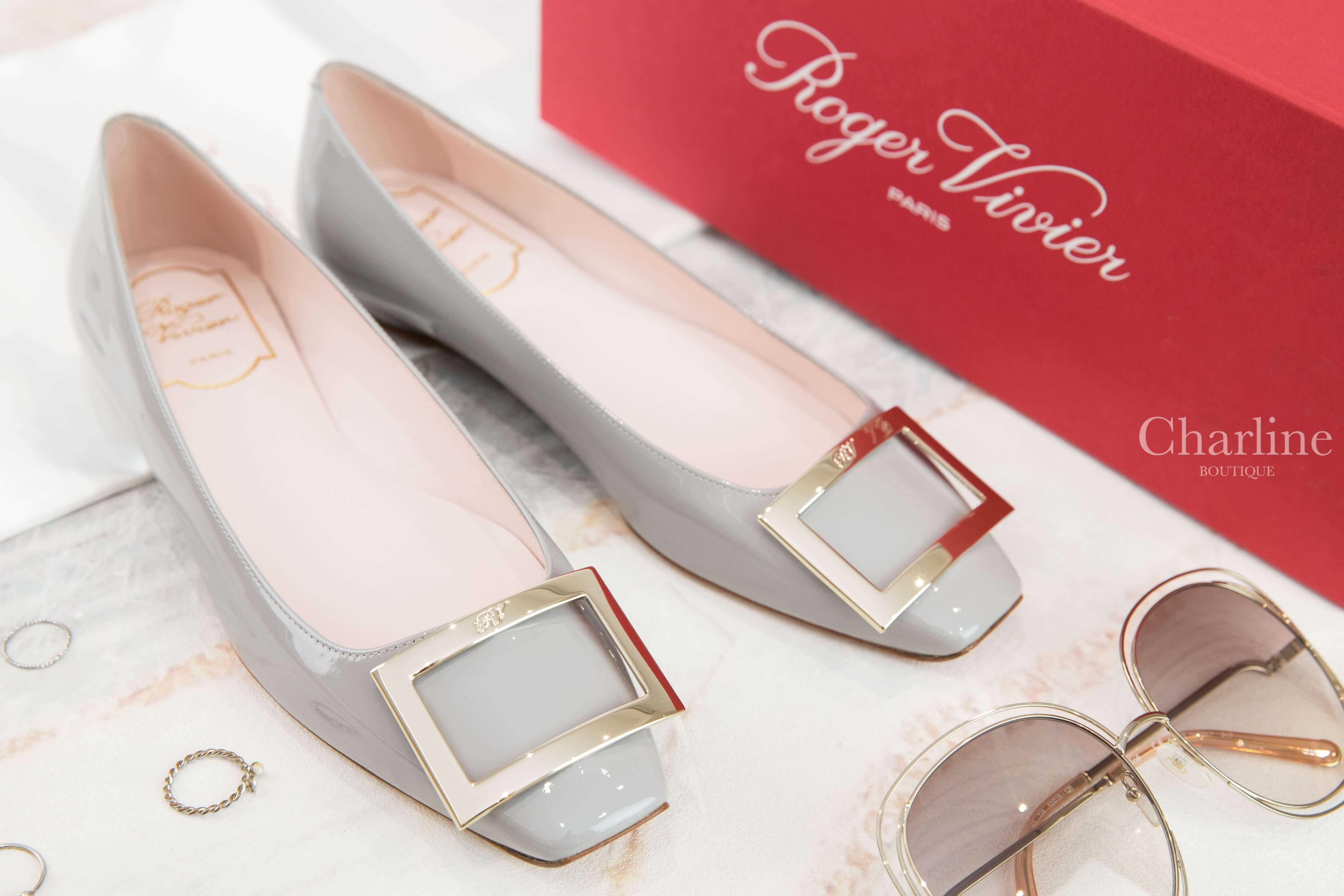 Roger Vivier Trompette Metal Buckle Ballerinas In Patent Leather 灰色漆皮淡金色方釦平底鞋-Charline Boutique 精品代購