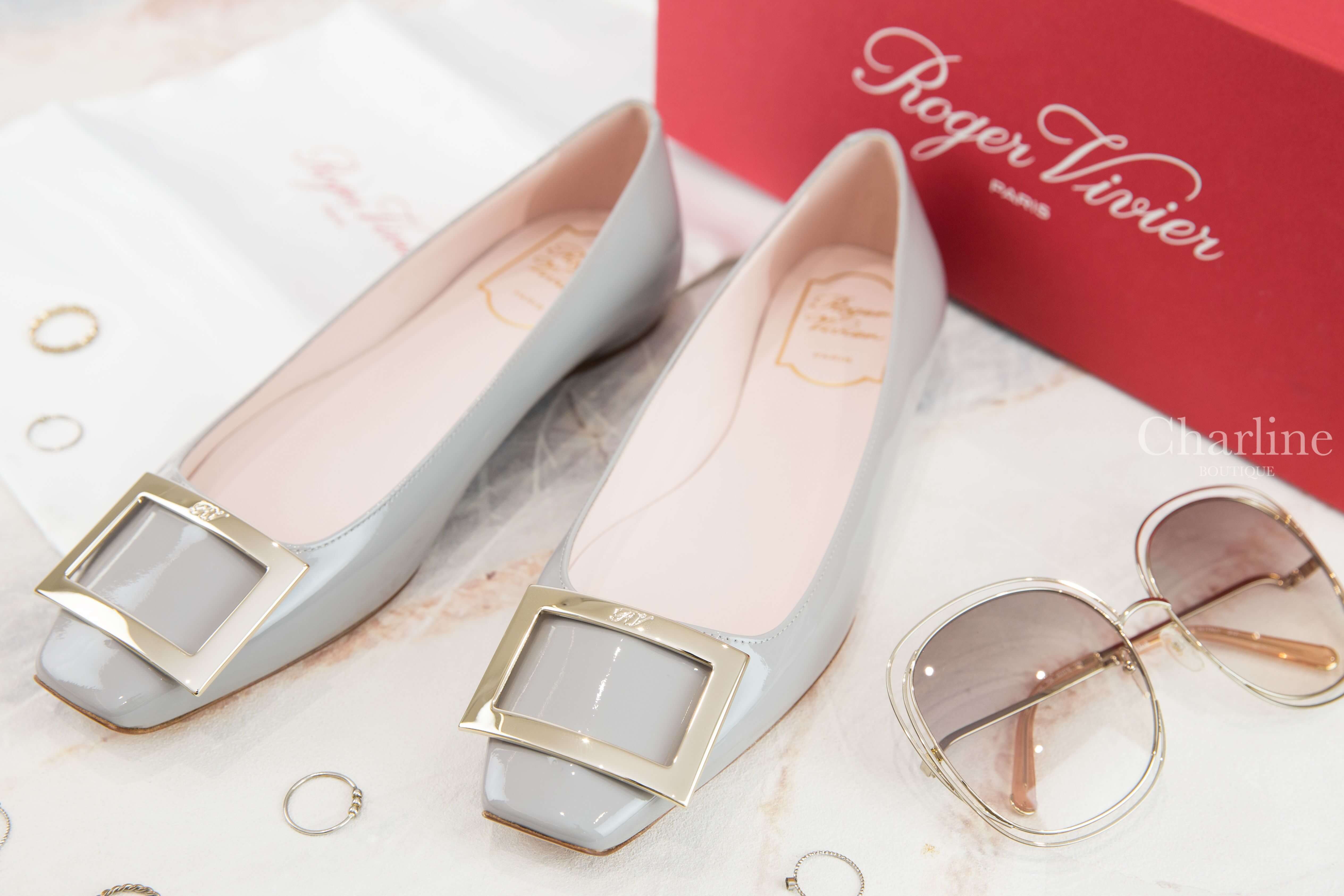 Roger Vivier Trompette Metal Buckle Ballerinas In Patent Leather 灰色漆皮淡金色方釦平底鞋-Charline Boutique 精品代購