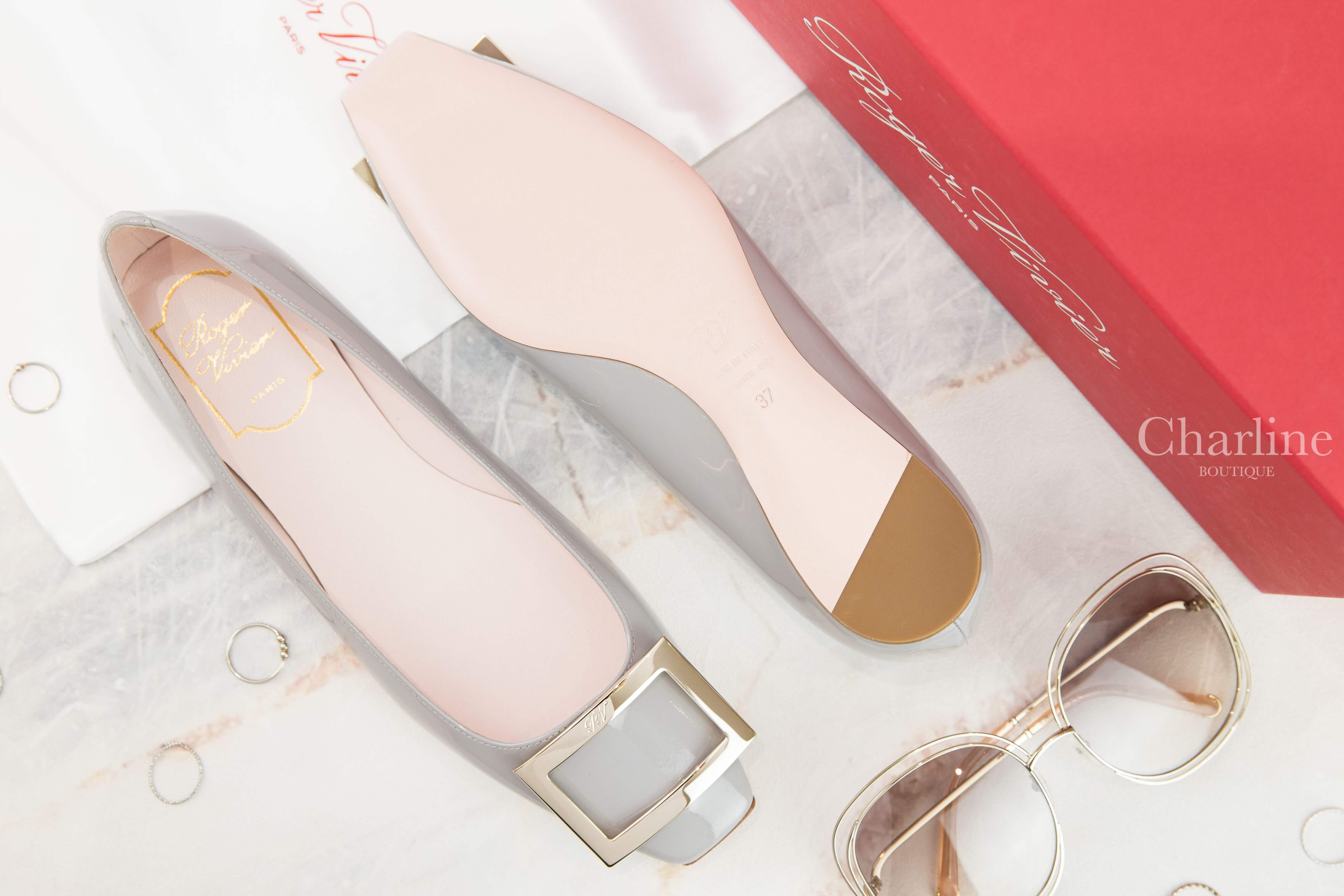 Roger Vivier Trompette Metal Buckle Ballerinas In Patent Leather 灰色漆皮淡金色方釦平底鞋-Charline Boutique 精品代購