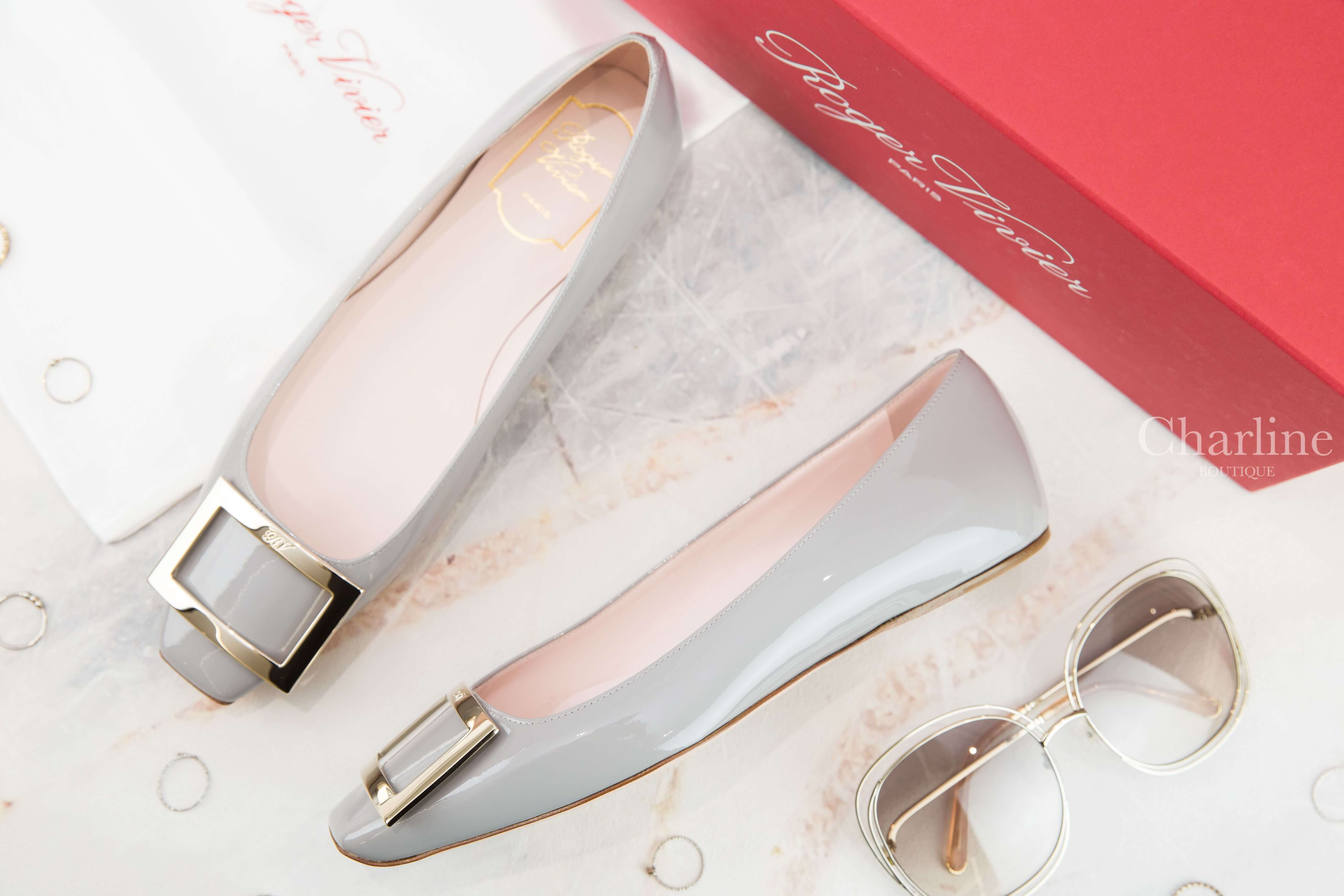 Roger Vivier Trompette Metal Buckle Ballerinas In Patent Leather 灰色漆皮淡金色方釦平底鞋-Charline Boutique 精品代購