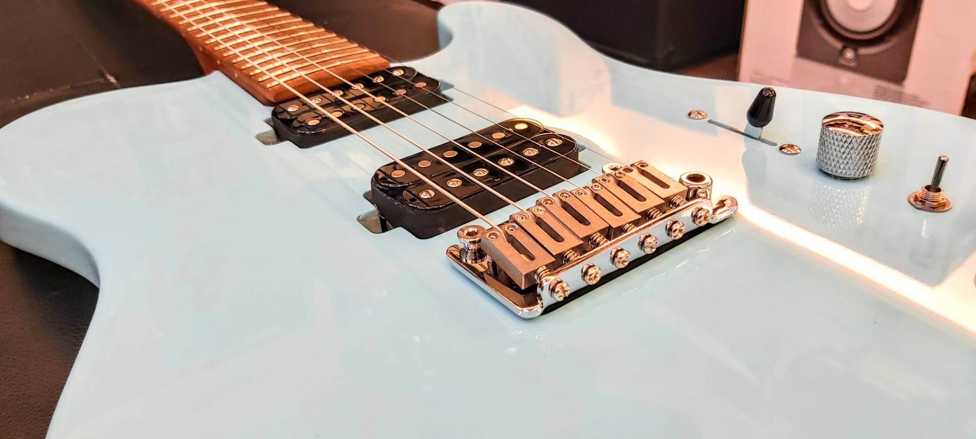 CORONA MODERN PLUS T DHB 雙雙TELE琴身 小搖座電吉他 海豚藍 24格燻烤楓木指板 鎖定式弦鈕 (附搖桿、原廠琴袋)