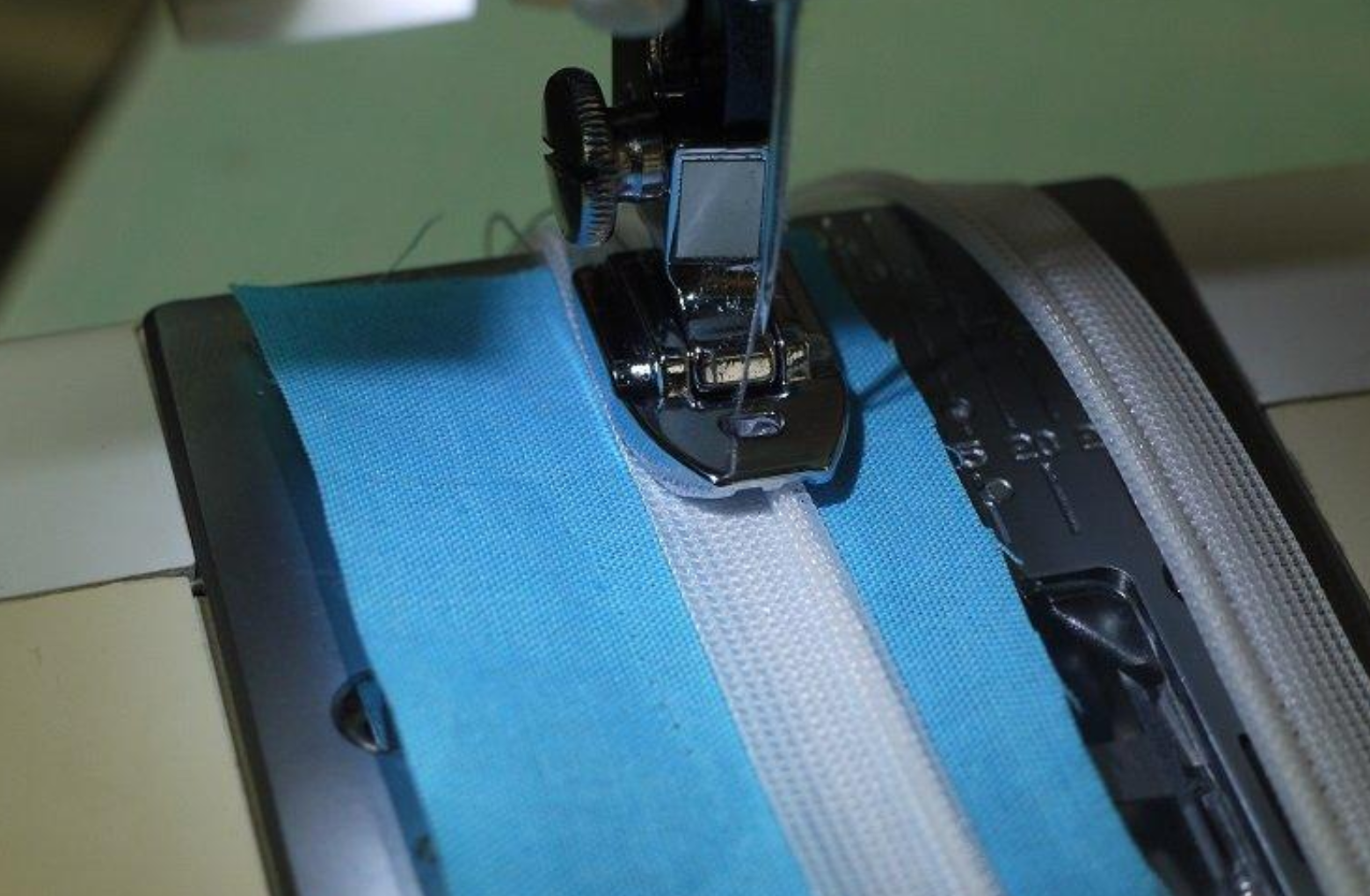 隱形拉鍊壓腳/壓布腳