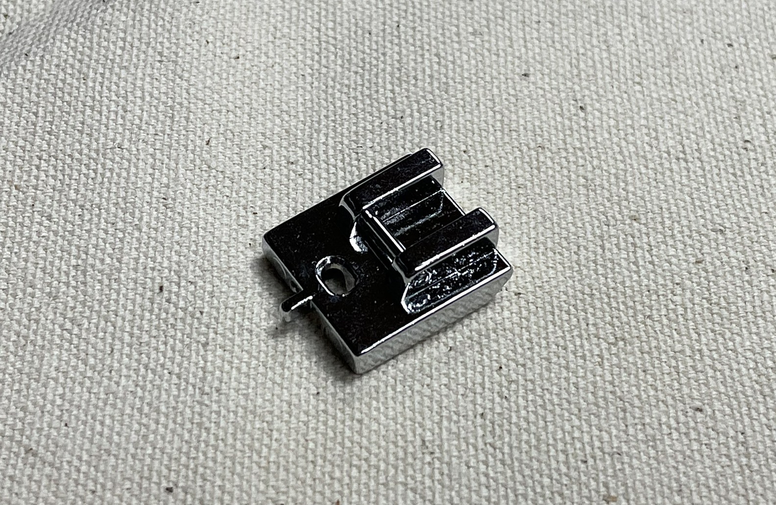 隱形拉鍊壓腳 （寬）