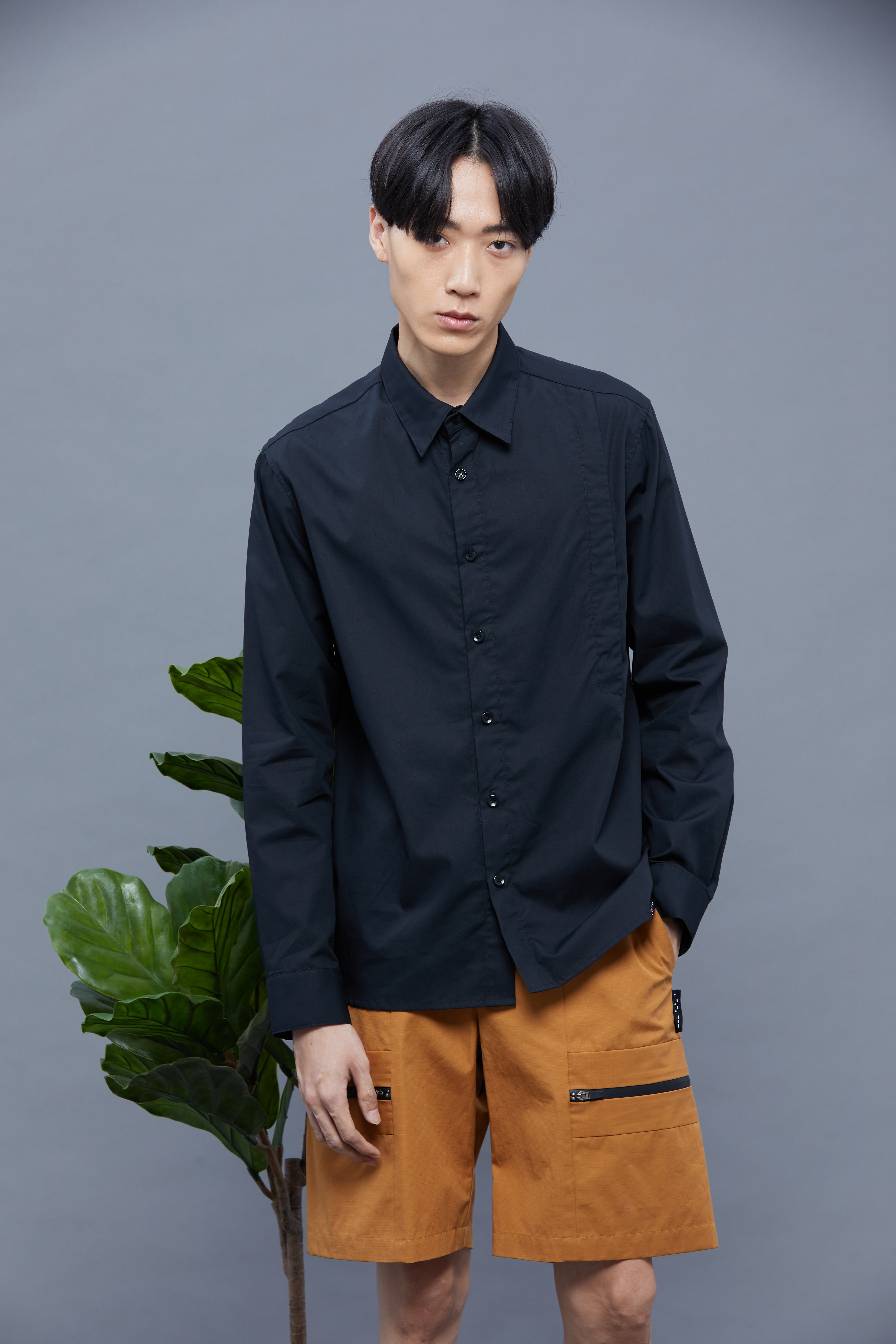 切角剪接長袖襯衫 - 黑