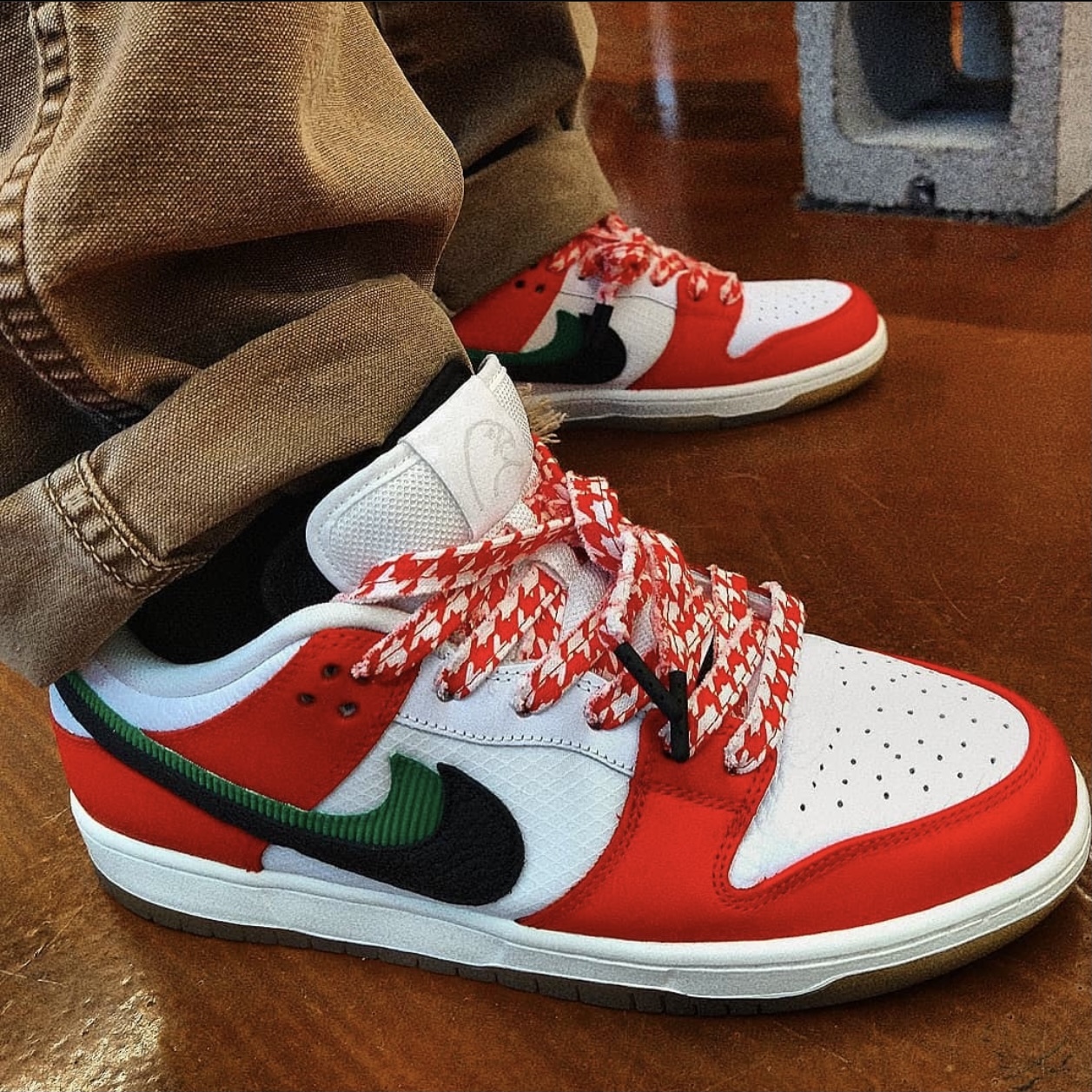 FRAME SKATE x NIKE SB DUNK LOW “HABIBI” 阿拉伯杜拜滑板品牌