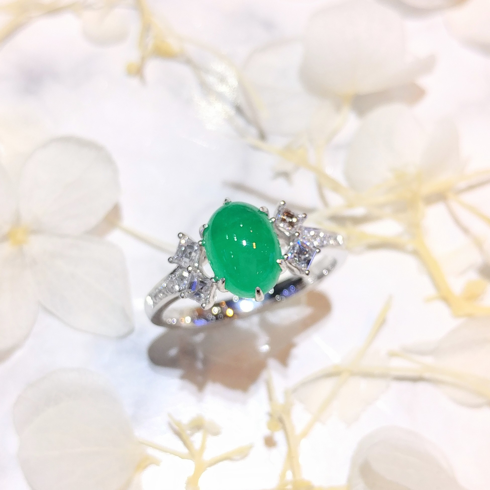 18K White Gold 1.32ct Emerald and Diamond Ring
