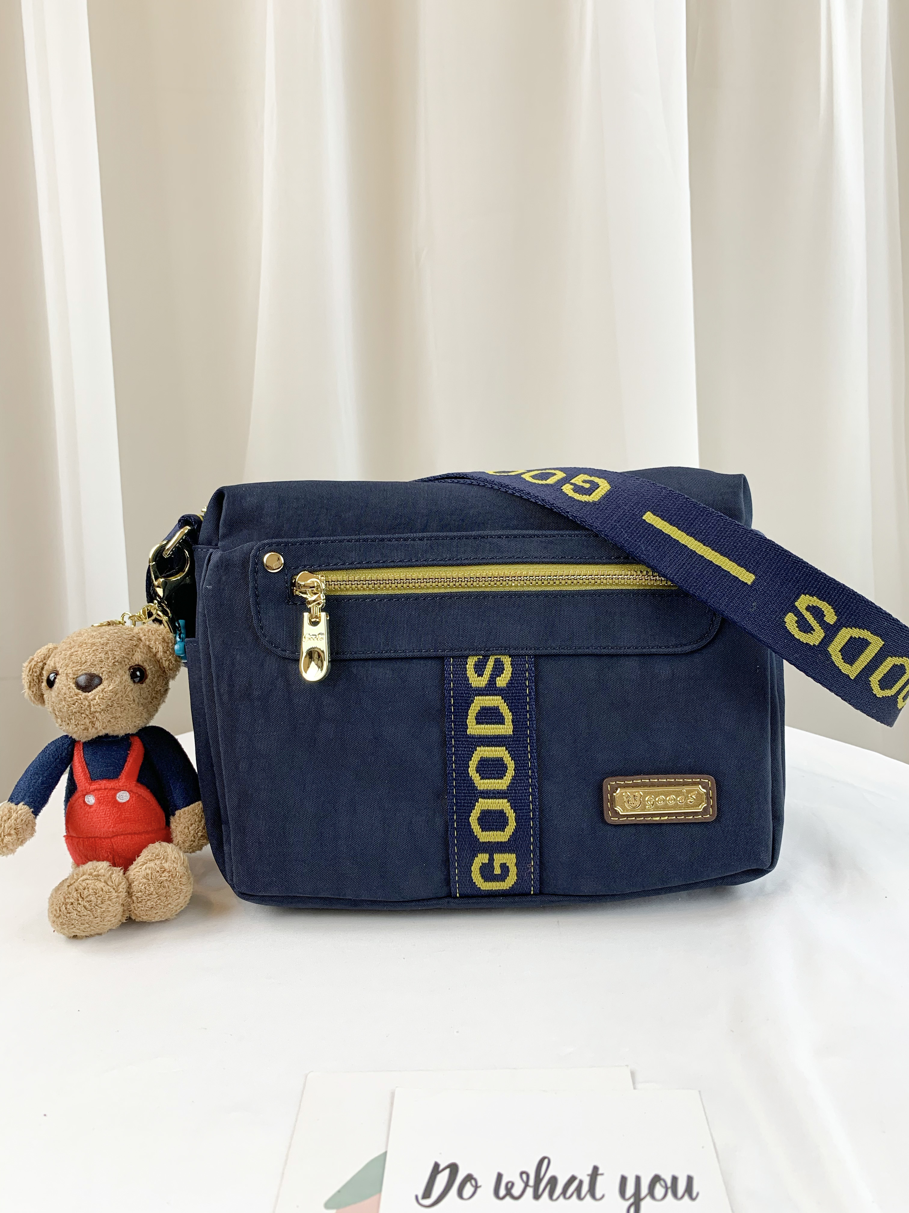 GOODS 織帶黃藍 丹寧防潑水側背包 附小熊吊飾 #29295