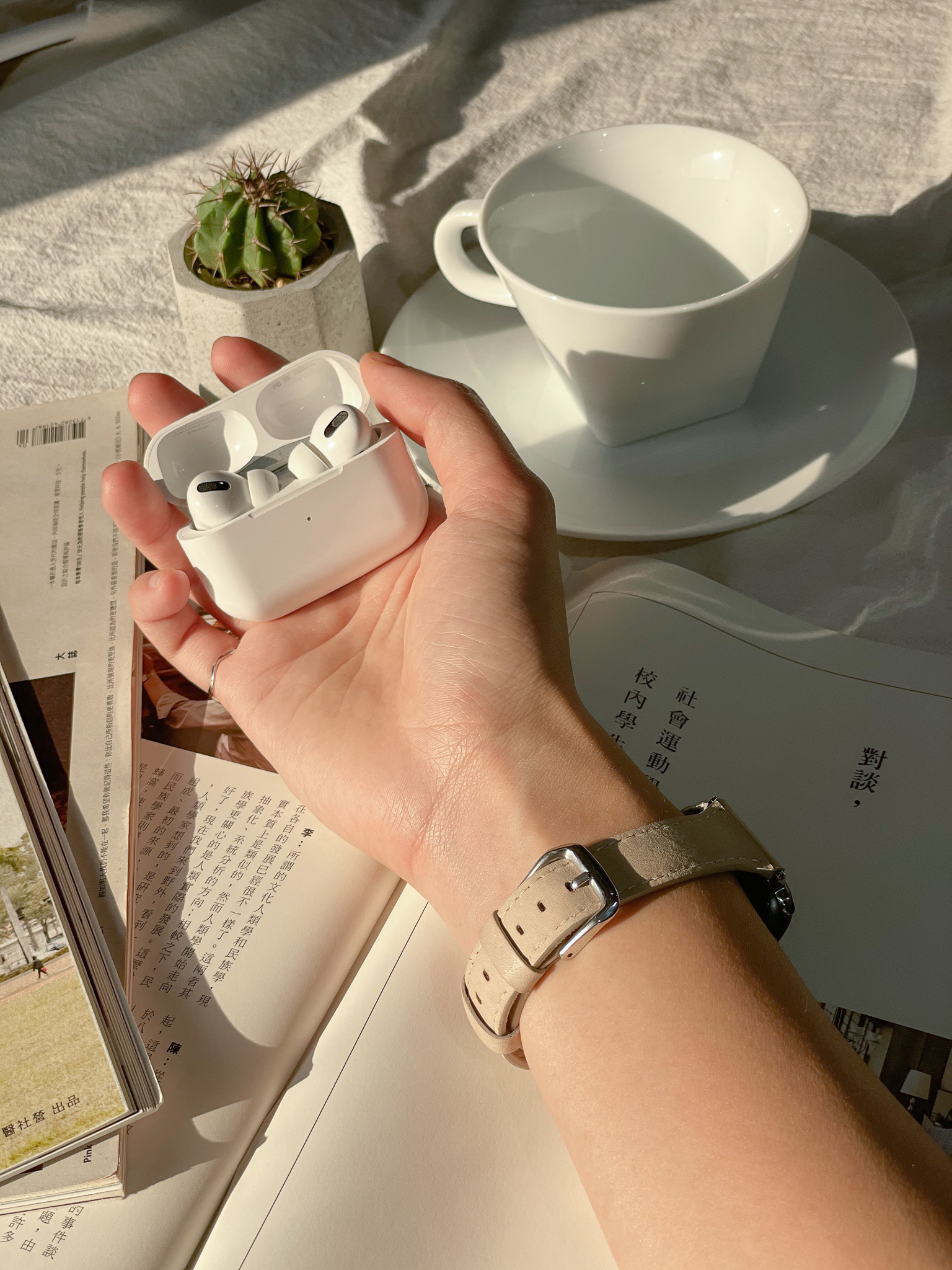 Apple Watch 質感細款牛皮真皮錶帶 奶茶杏