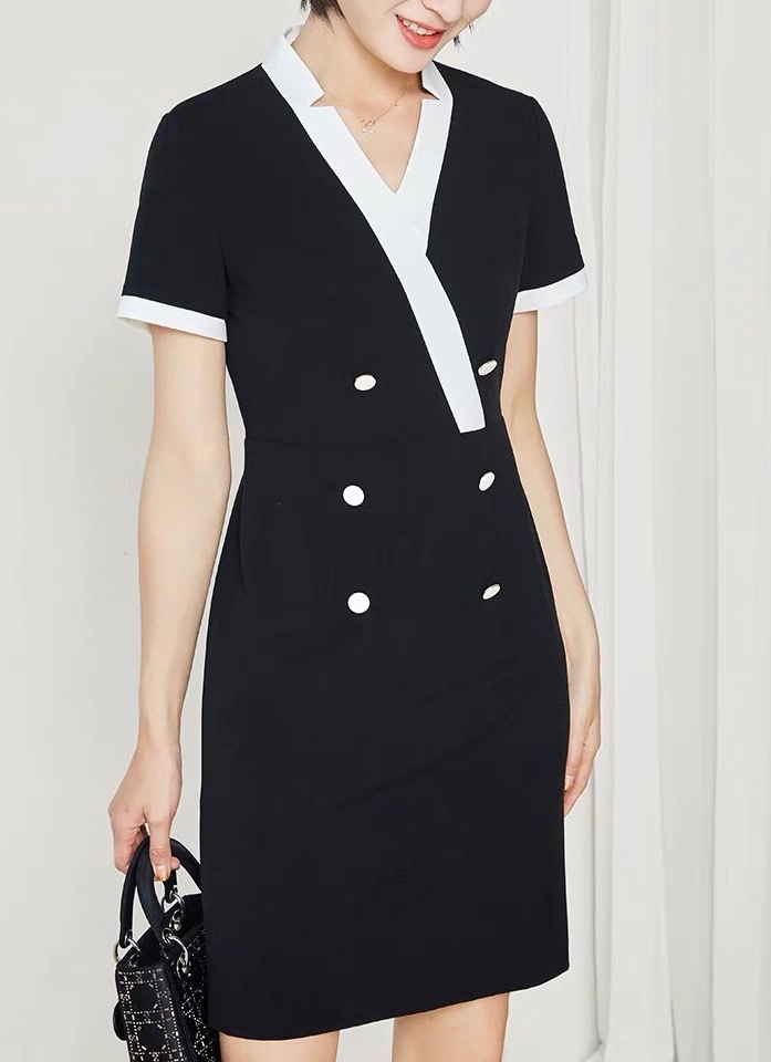 白色滾邊合身洋裝--訂製款