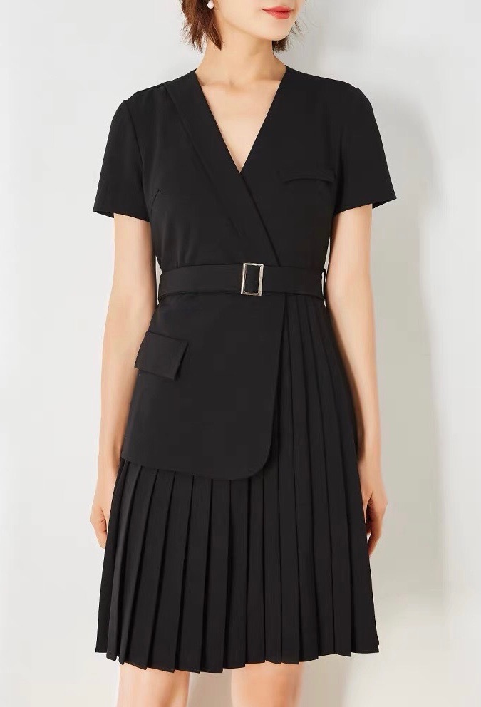 長黑百折不規則對稱設計洋裝--訂製款