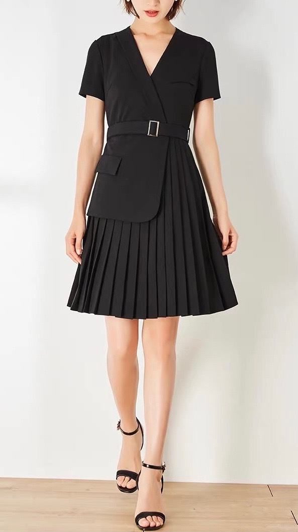 長黑百折不規則對稱設計洋裝--訂製款