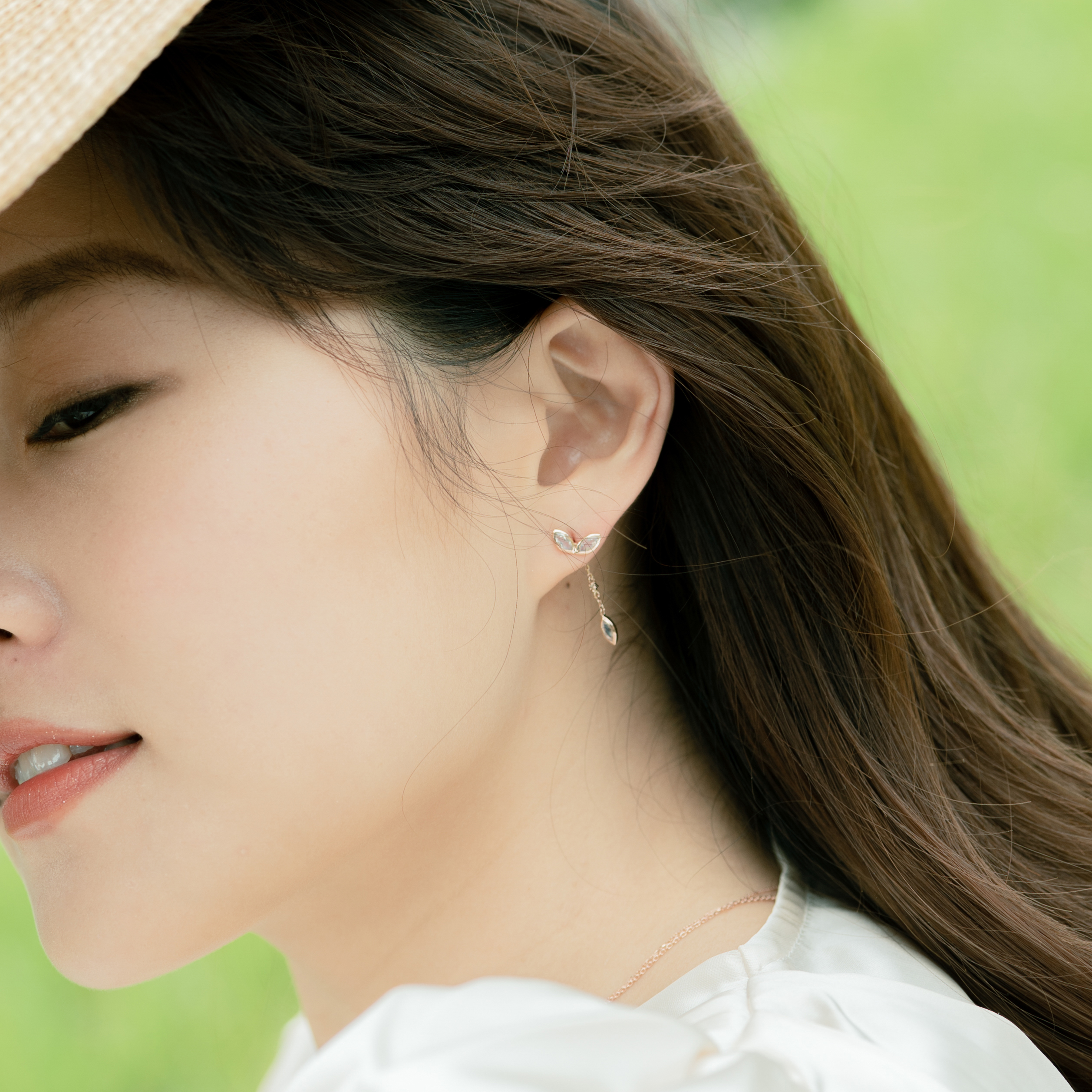 14K小落葉真鑽月光石耳鍊