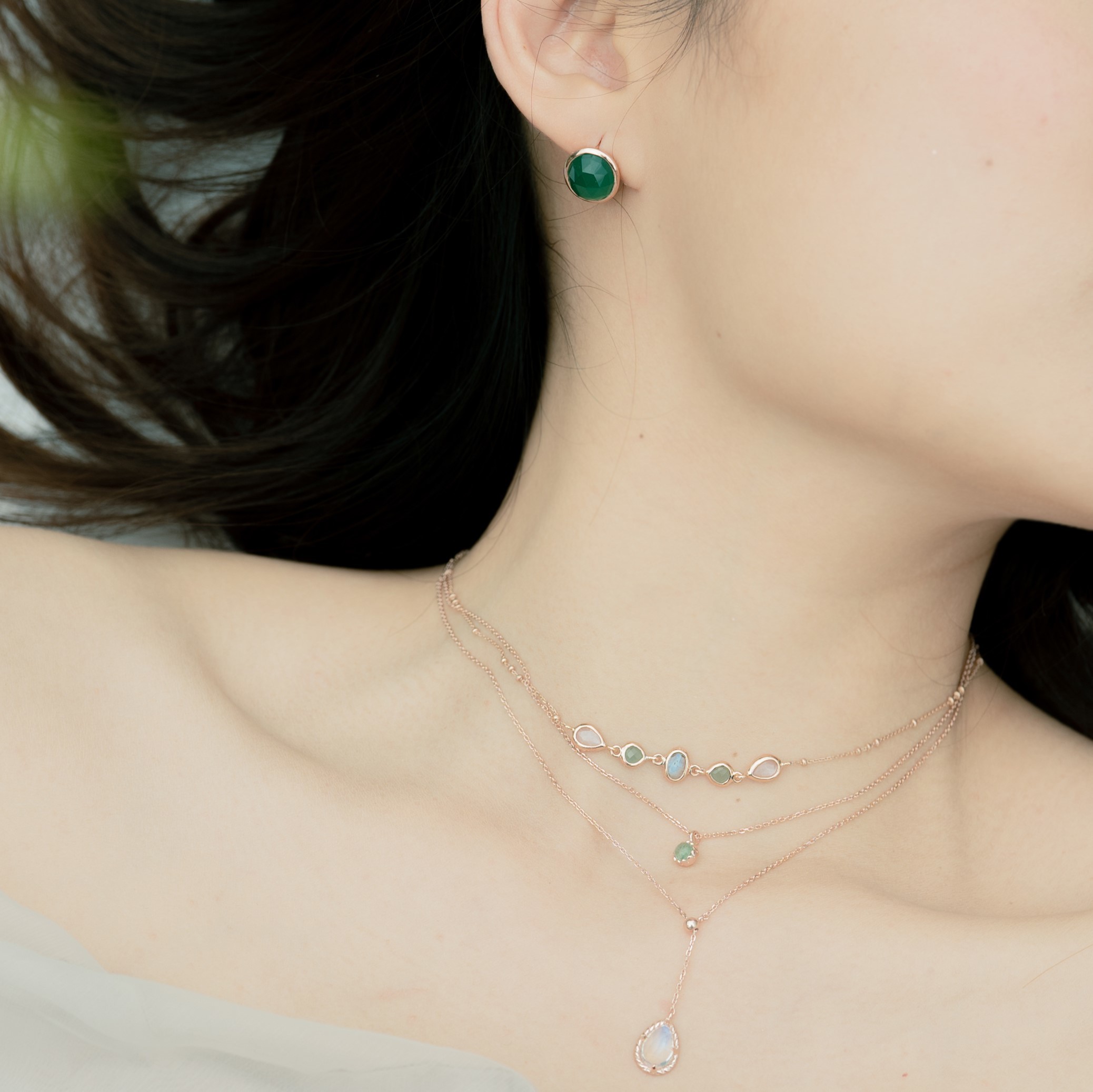 氣勢蛋面綠瑪瑙耳環