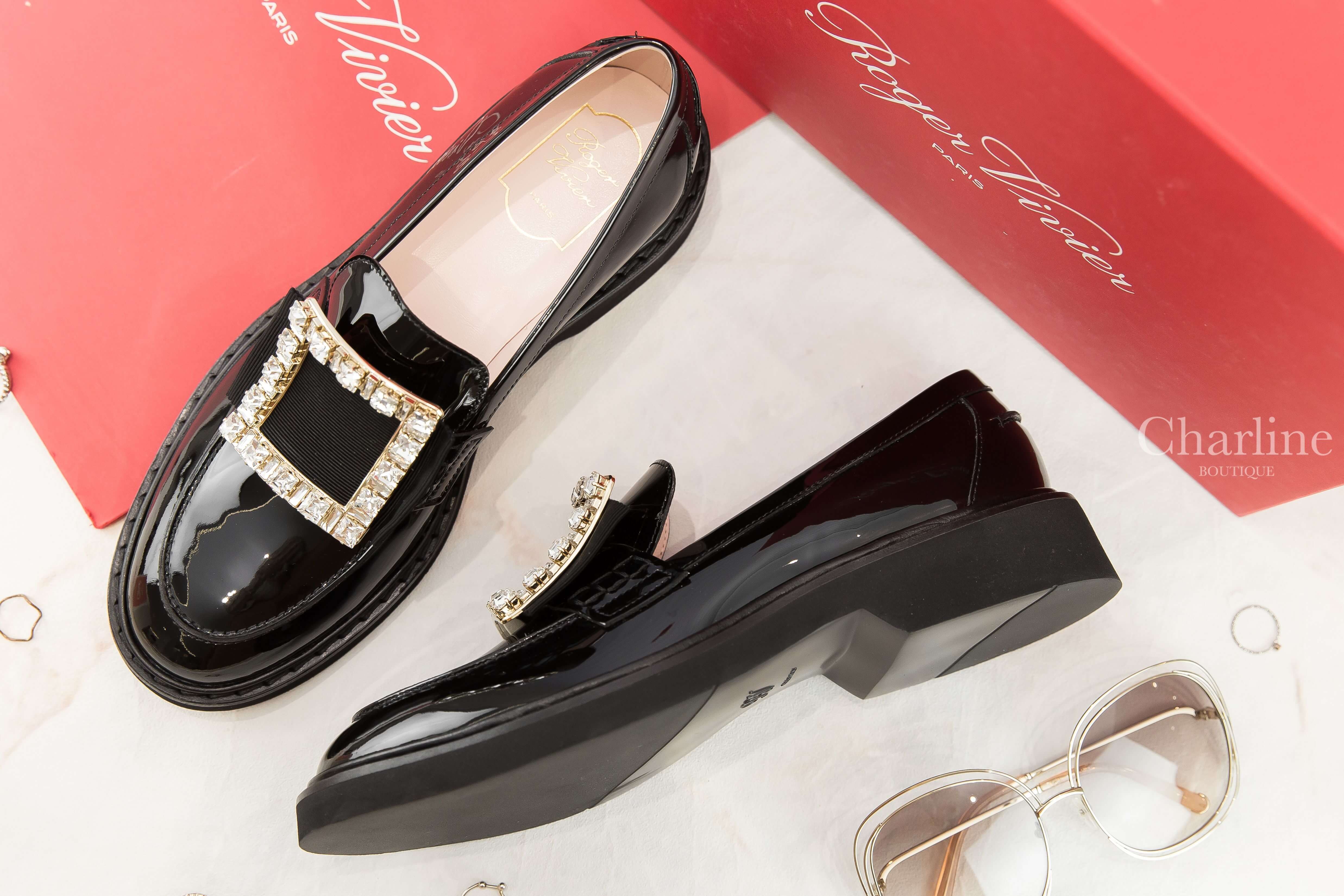 Roger Vivier Viv' Rangers Strass Buckle Loafers In Patent Leather 黑色漆皮淡金色水晶方釦平底樂福鞋-Charline Boutique 精品代購