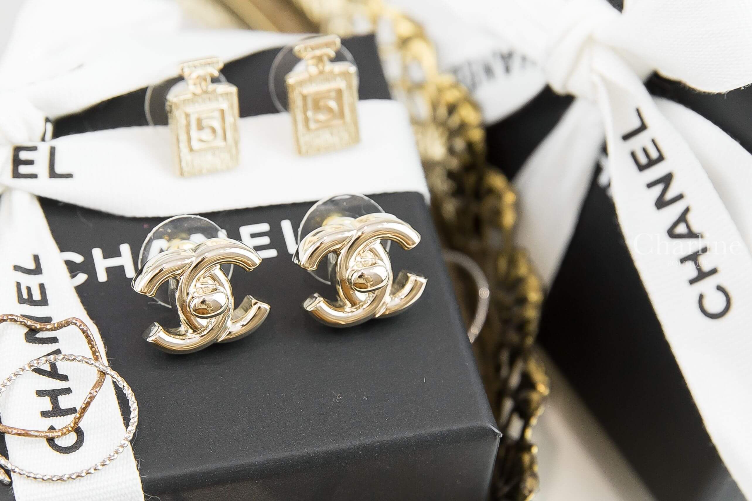 Chanel Earrings 金色書包釦CC耳環