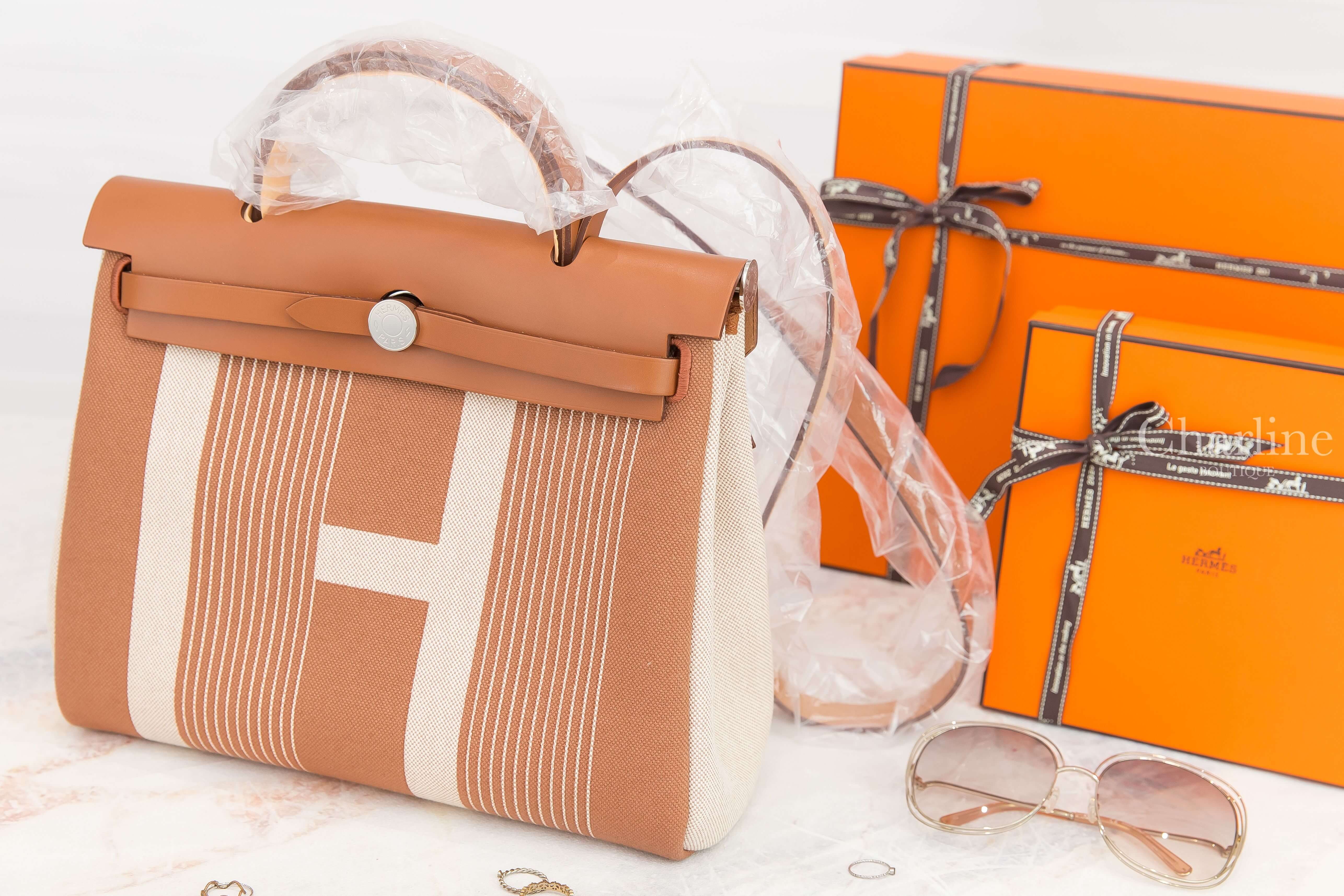 Hermès Herbag Zip 31cm Retourne 34 Fauve Y刻淺褐色米色線條H銀釦手提肩背包-Charline Boutique 精品代購