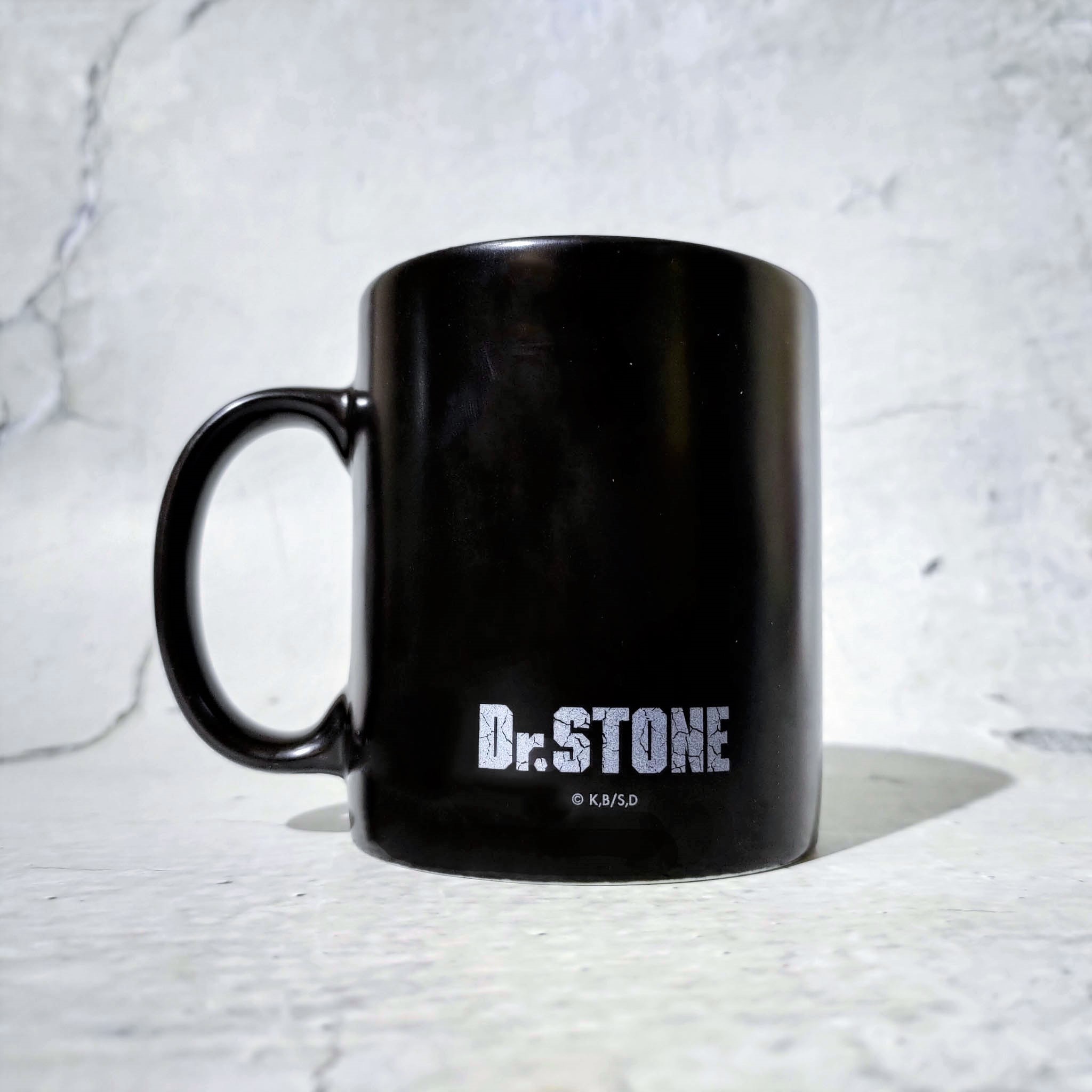 【官網限定】Dr.STONE 新石紀-霧黑馬克杯-E=mc²