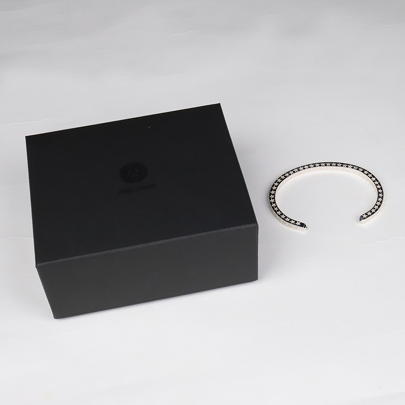 AMP JAPAN Star Stamped Bangle