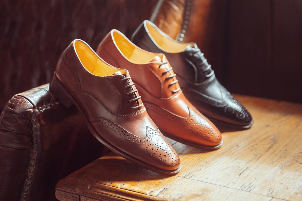 牛津鞋 展示單只焦咖啡色、可可咖啡色、經典黑色3/4雕花鋸齒翼紋牛津鞋