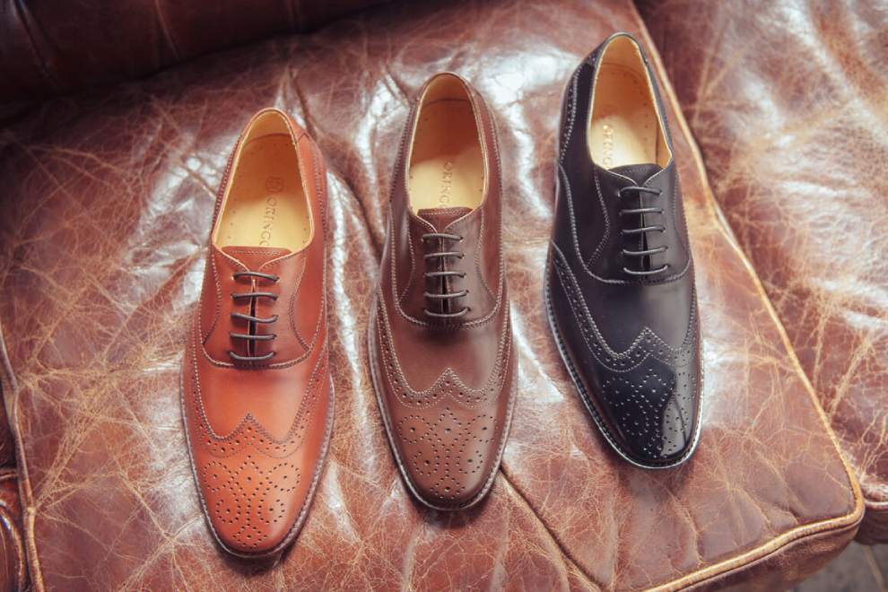 牛津鞋 俯視單只焦咖啡色、可可咖啡色、經典黑色3/4雕花鋸齒翼紋牛津鞋鞋面