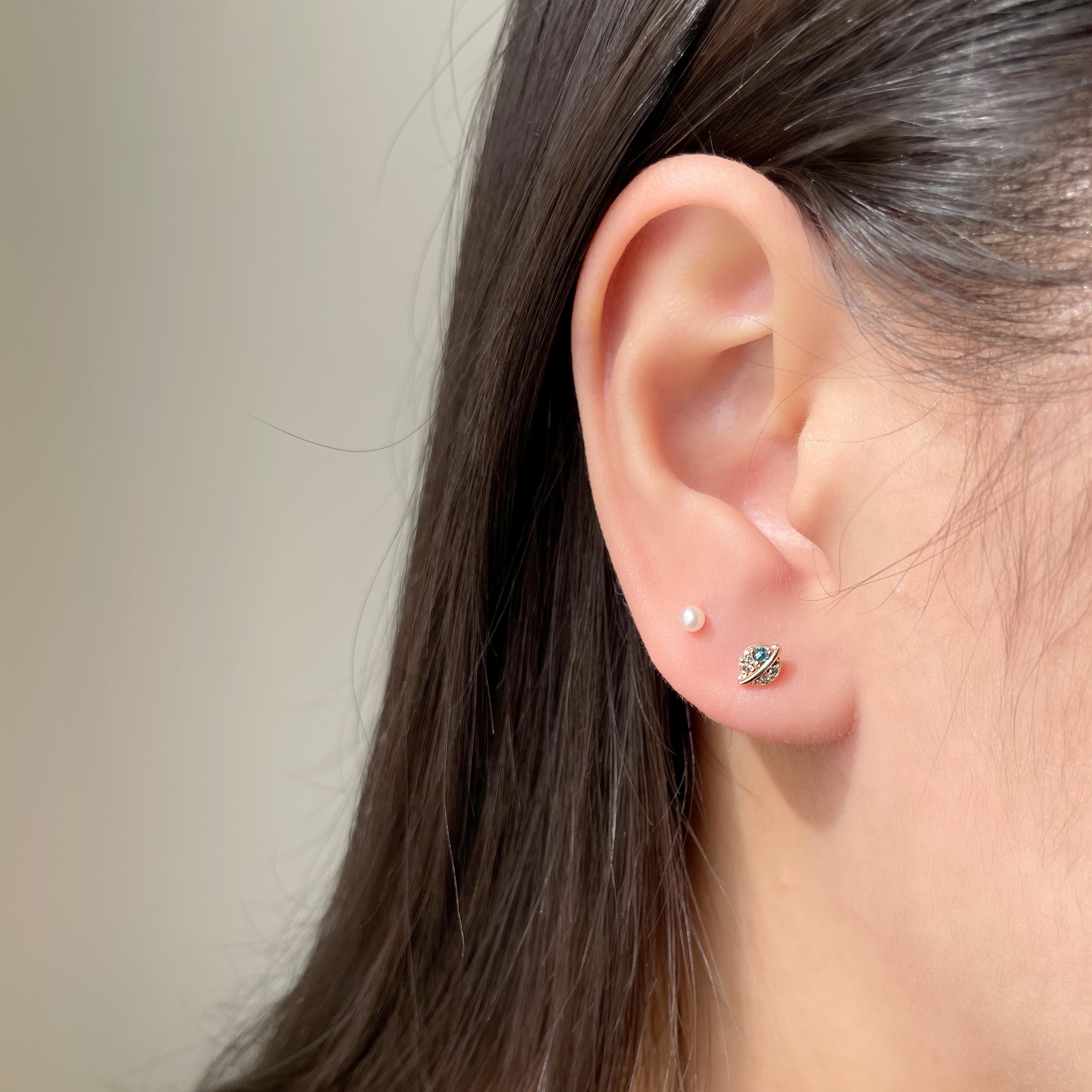 14K星球藍鑽原礦轉珠耳環