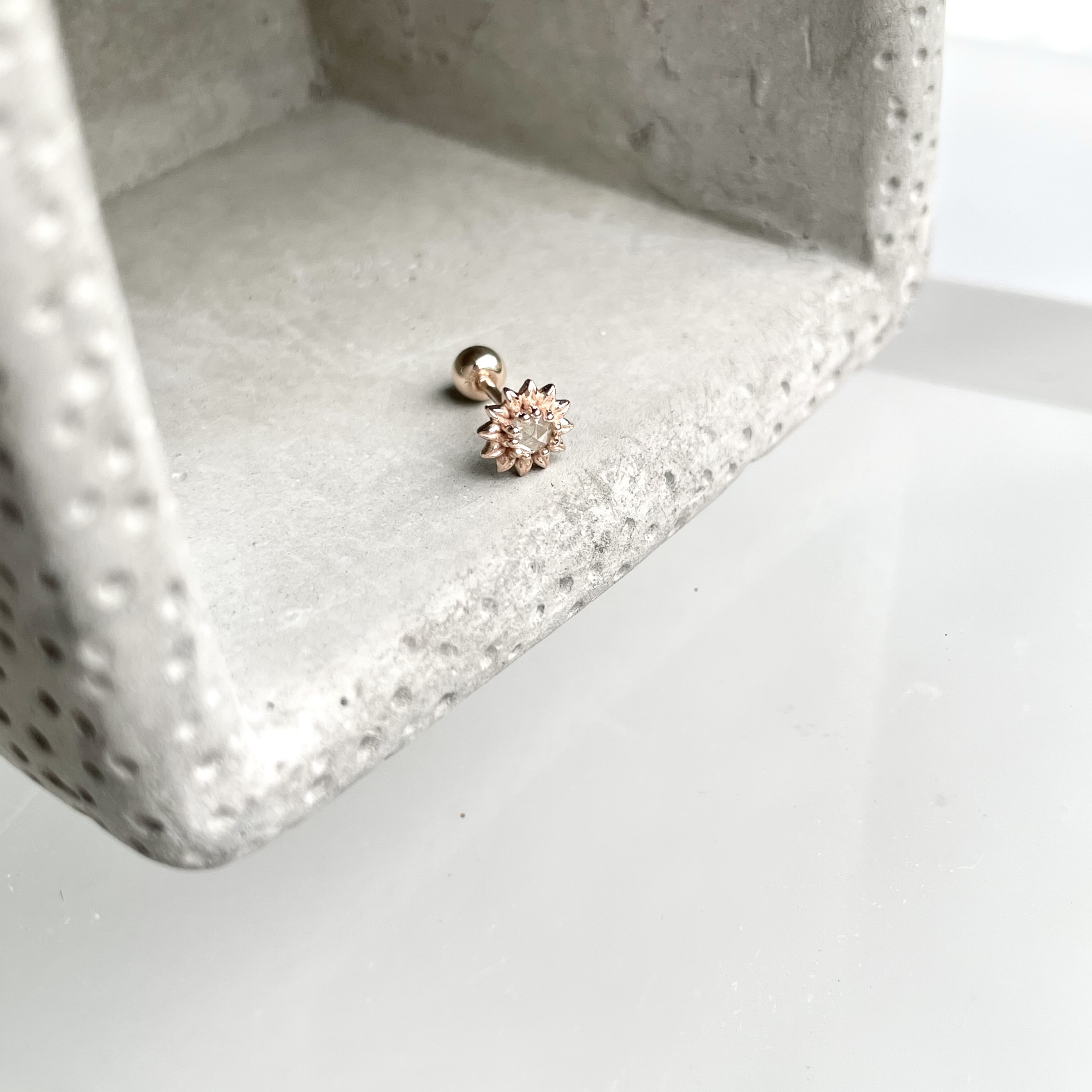 14K向日葵灰鑽原礦轉珠耳環