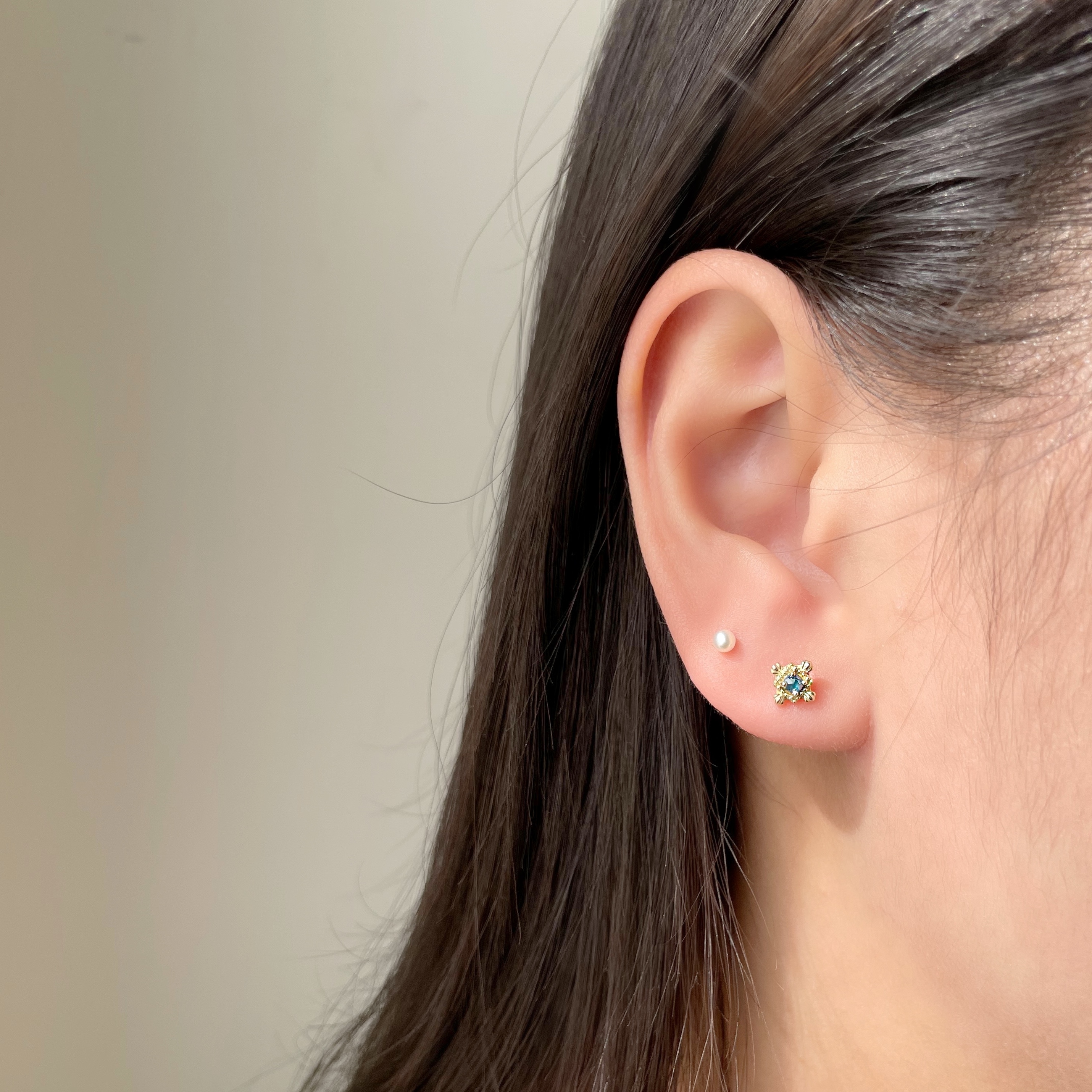 14K歐風方形藍鑽原礦轉珠耳環