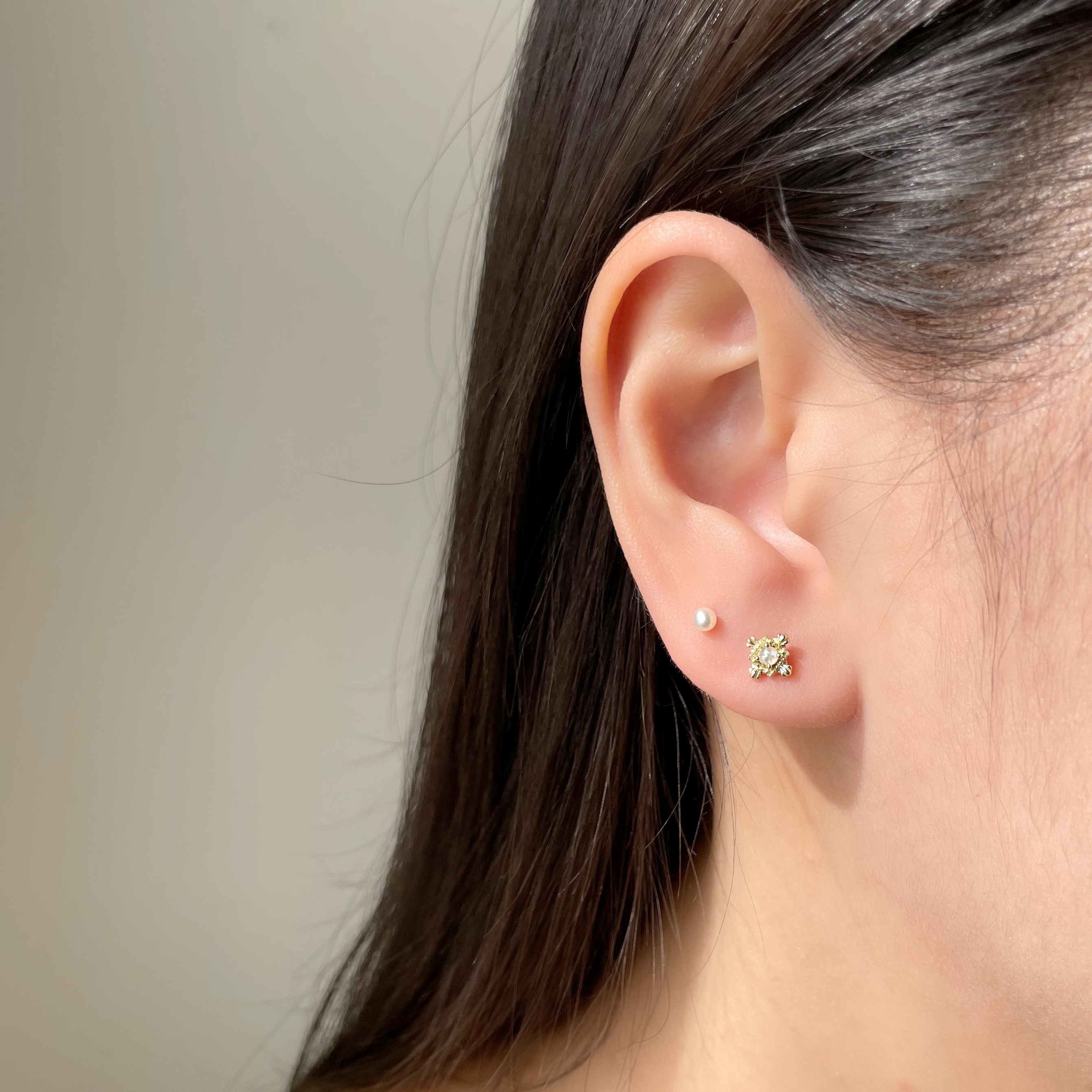 14K歐風方形灰鑽原礦轉珠耳環