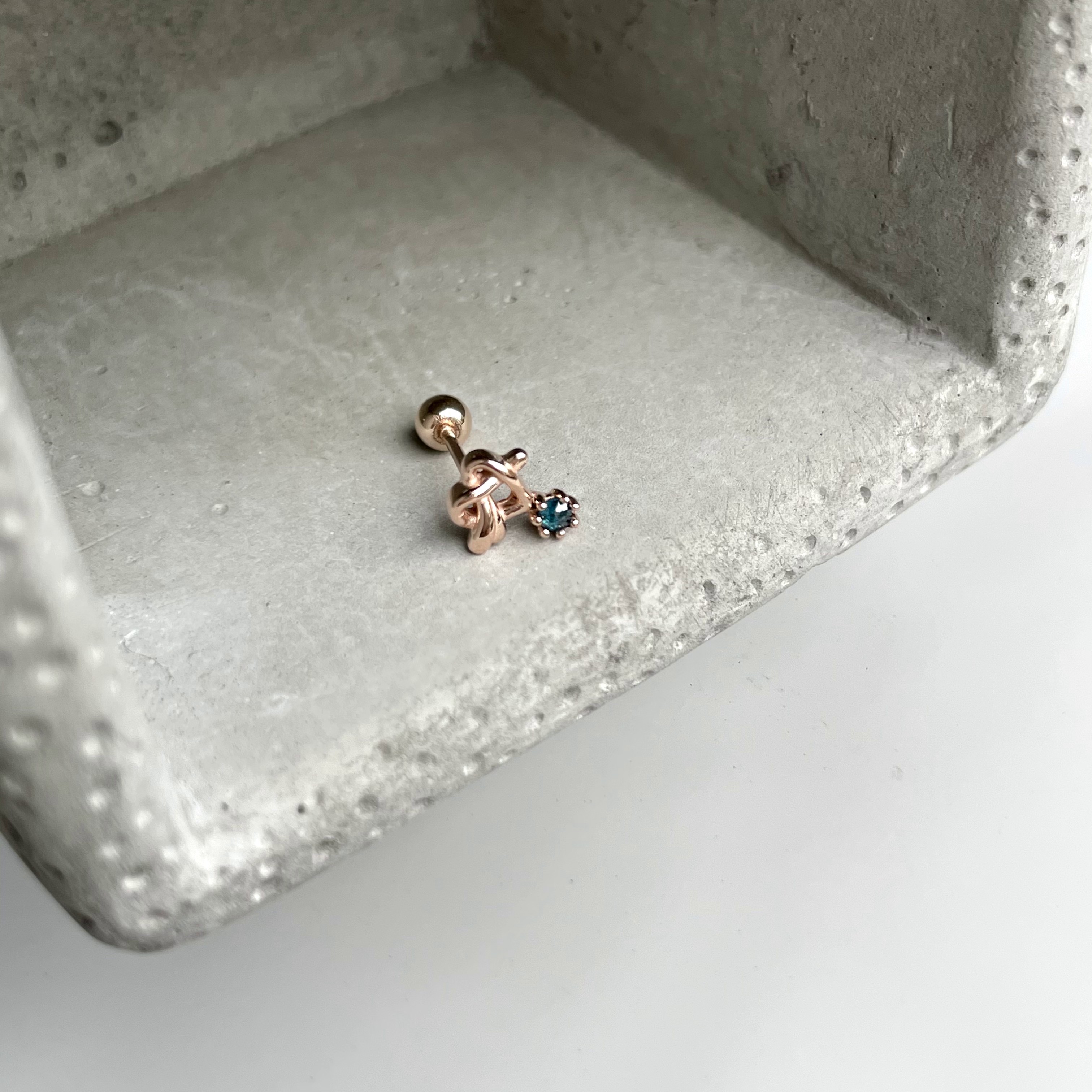 14K愛心麵包結藍鑽原礦轉珠耳環