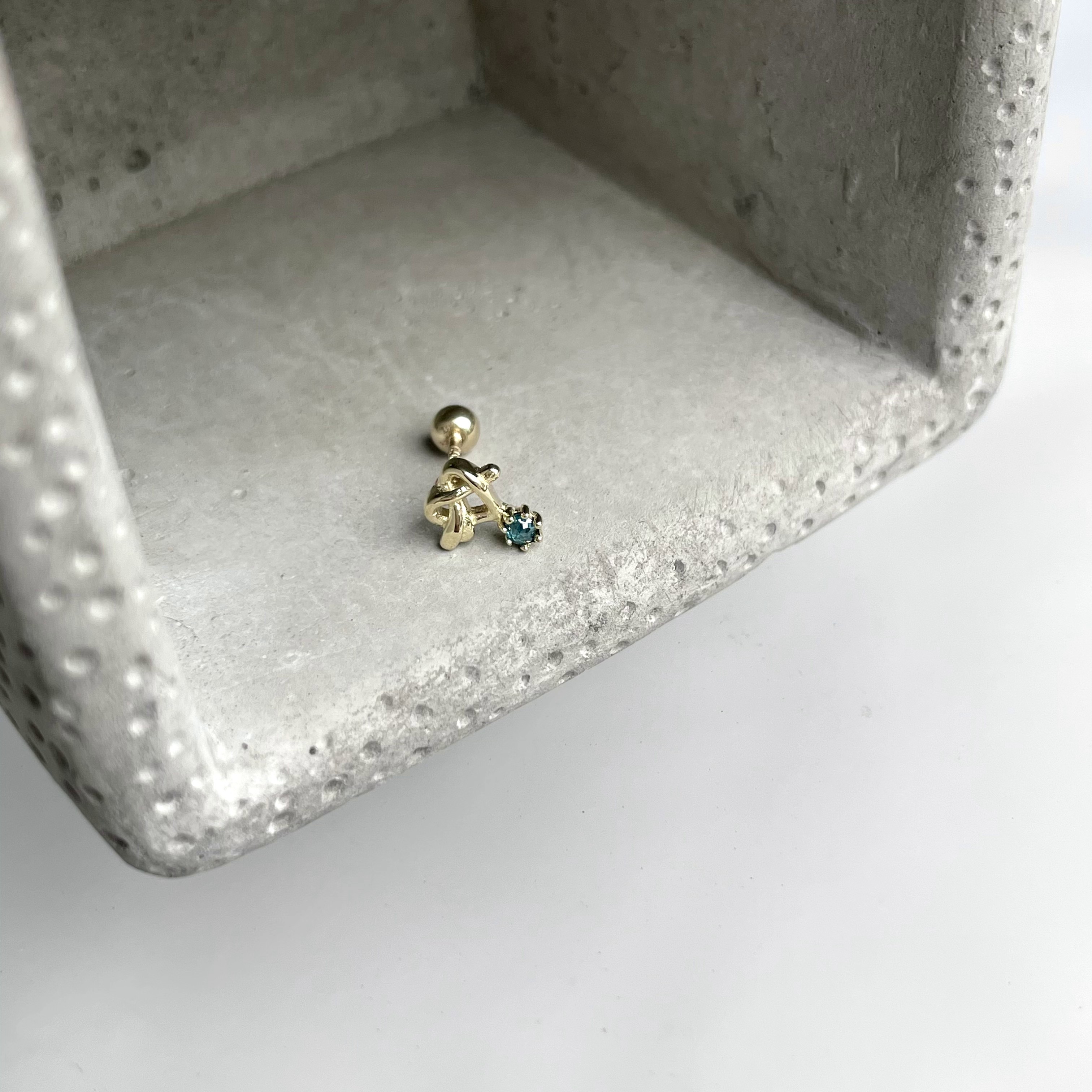 14K愛心麵包結藍鑽原礦轉珠耳環