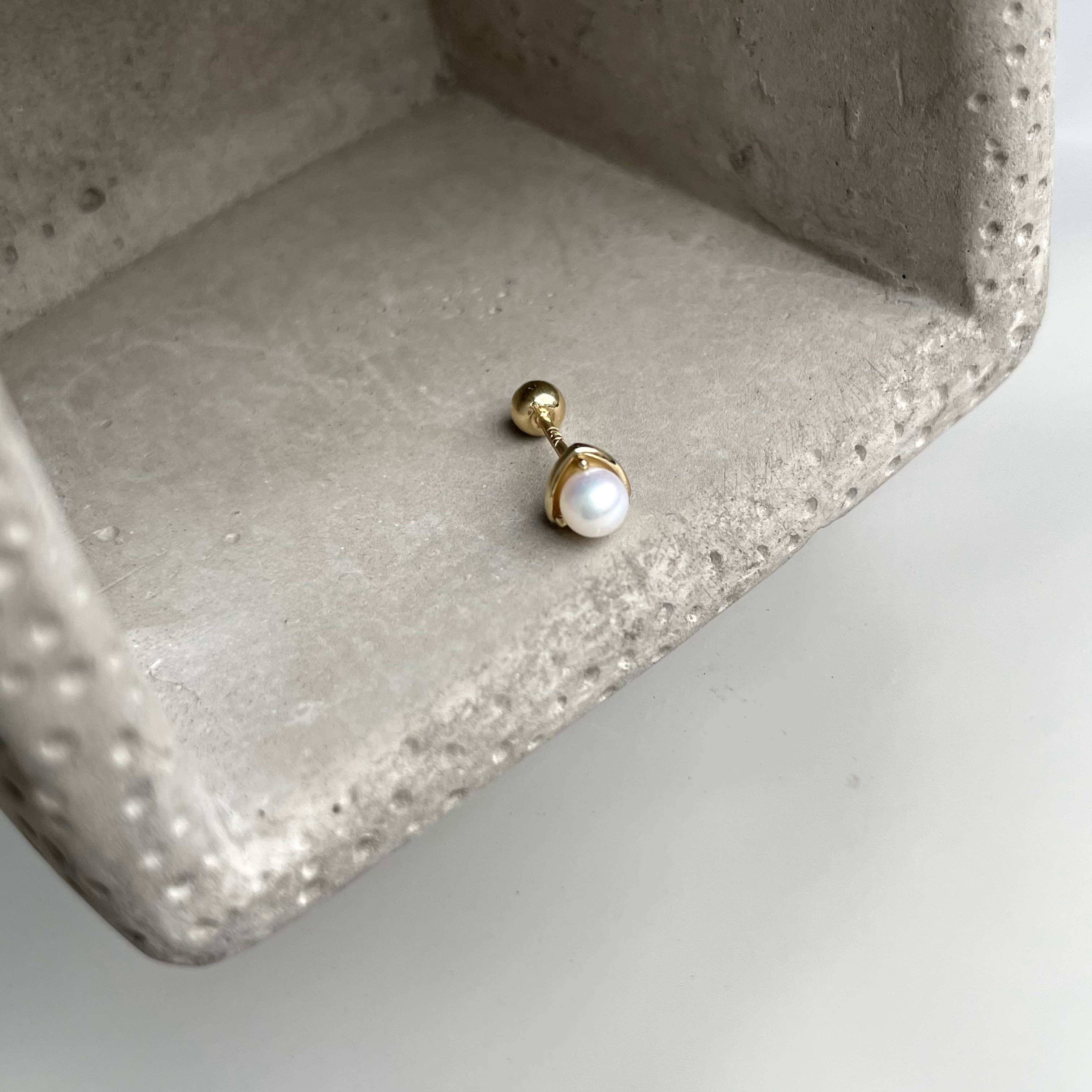 14K三角4mm珍珠轉珠耳環