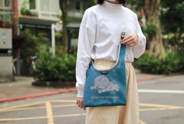 台灣 Doraemon 哆啦A夢 2-Way 網狀購物袋 | 便當袋 (逢星期日截單後25-28個工作天發貨)