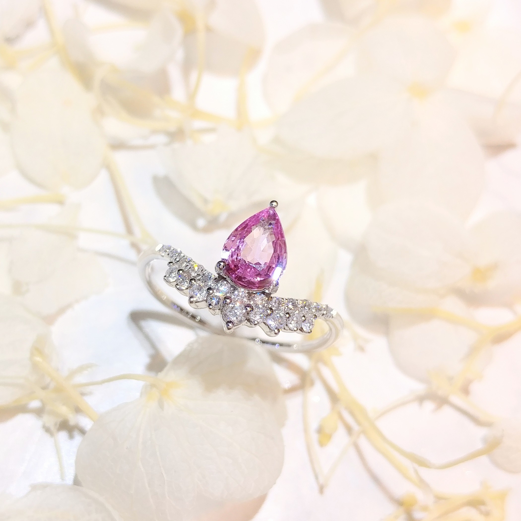 18K White Gold 0.61ct Sapphire and Diamond Ring