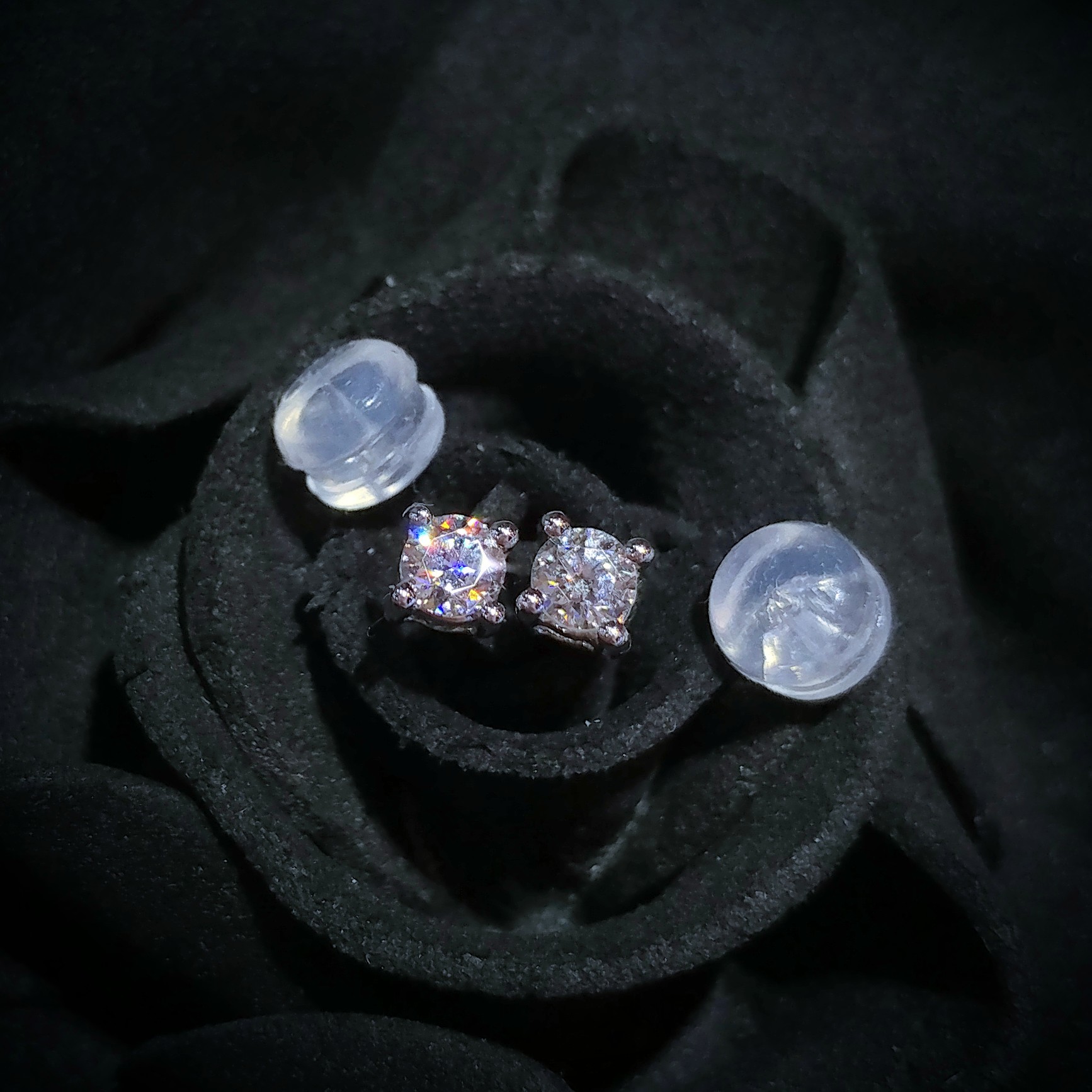 全新18K白金【主石24份鑽石】4爪耳環