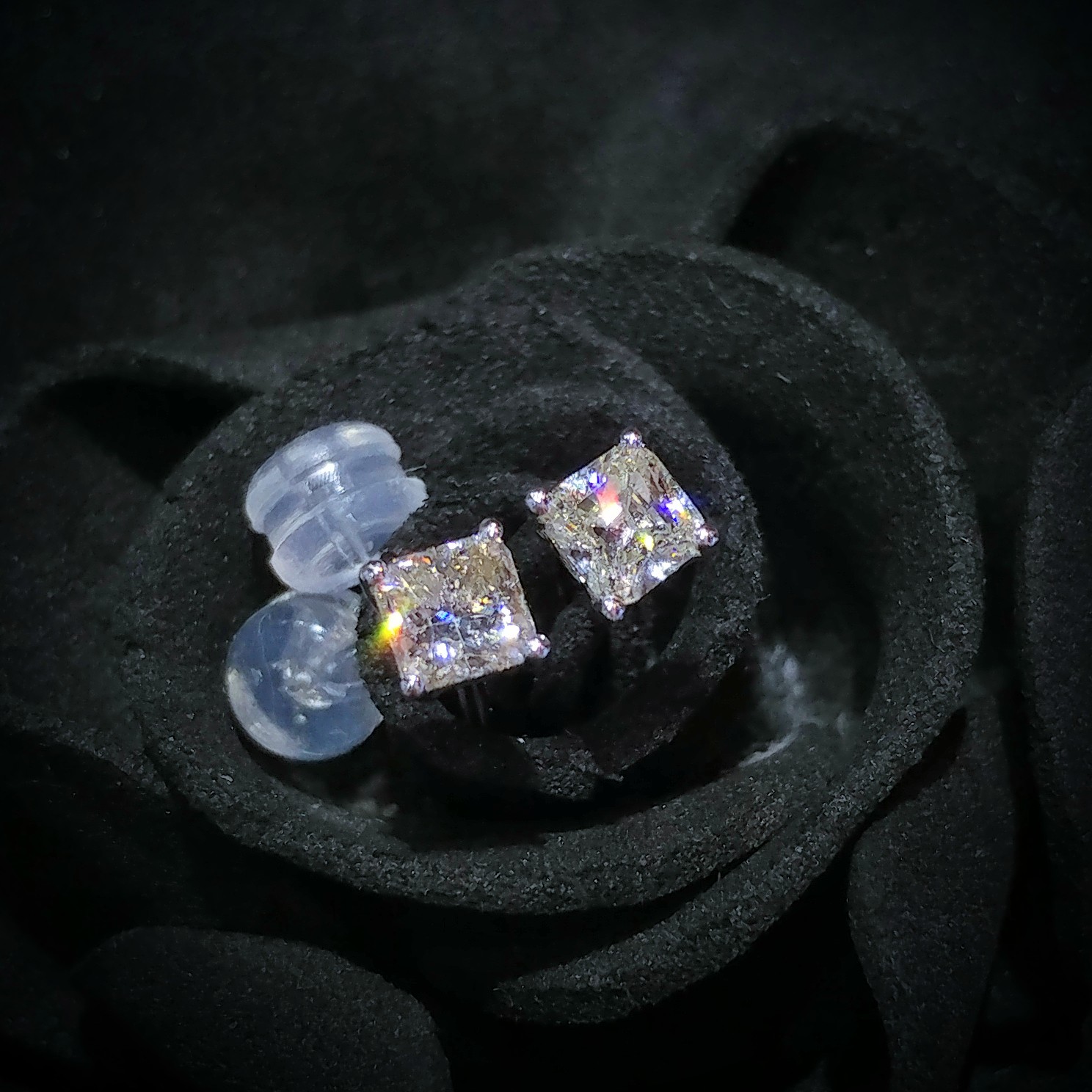 全新18K白金【主石63份方形鑽石】耳環